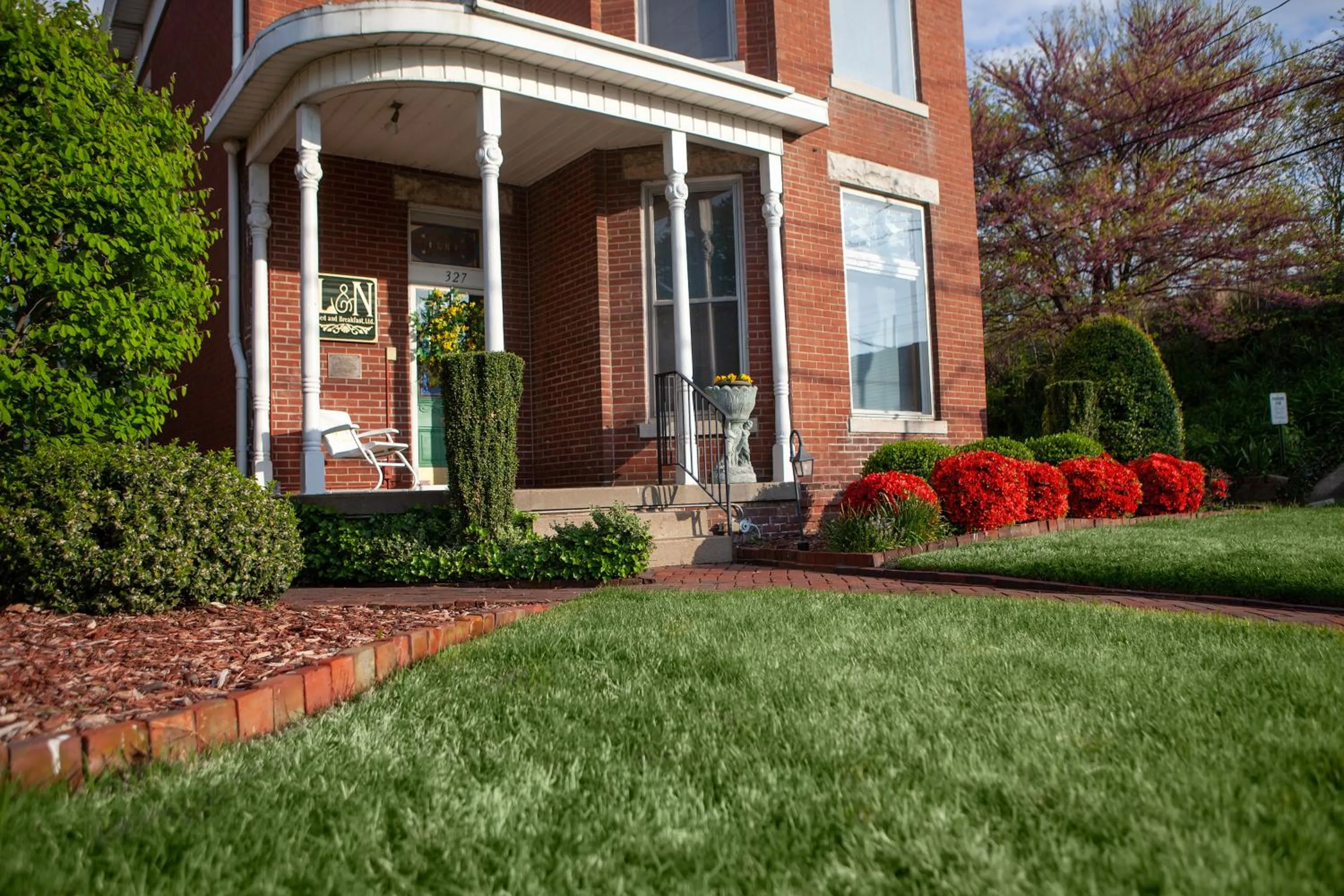 Facade/entrance in L&N Bed and Breakfast Ltd