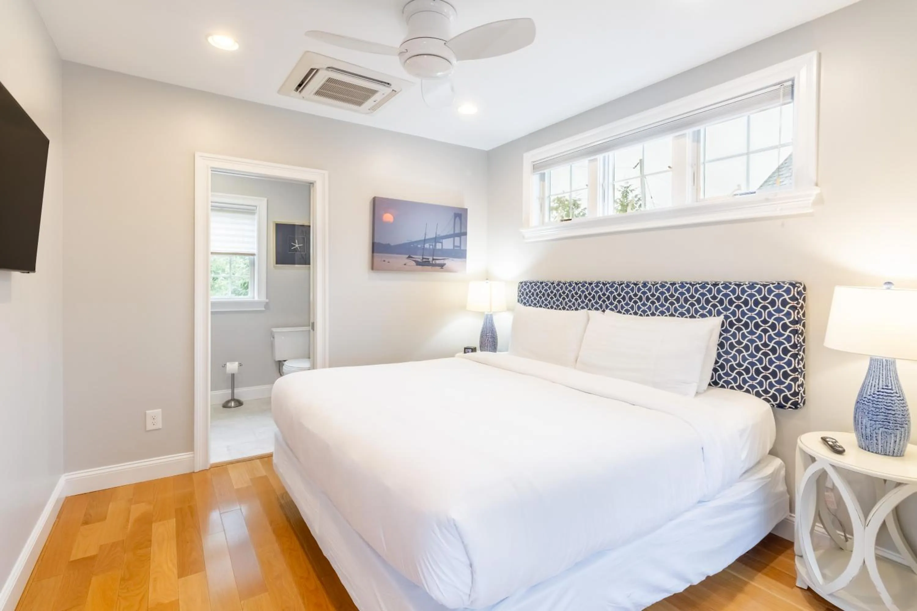 Bed in The East Island Reserve Hotel