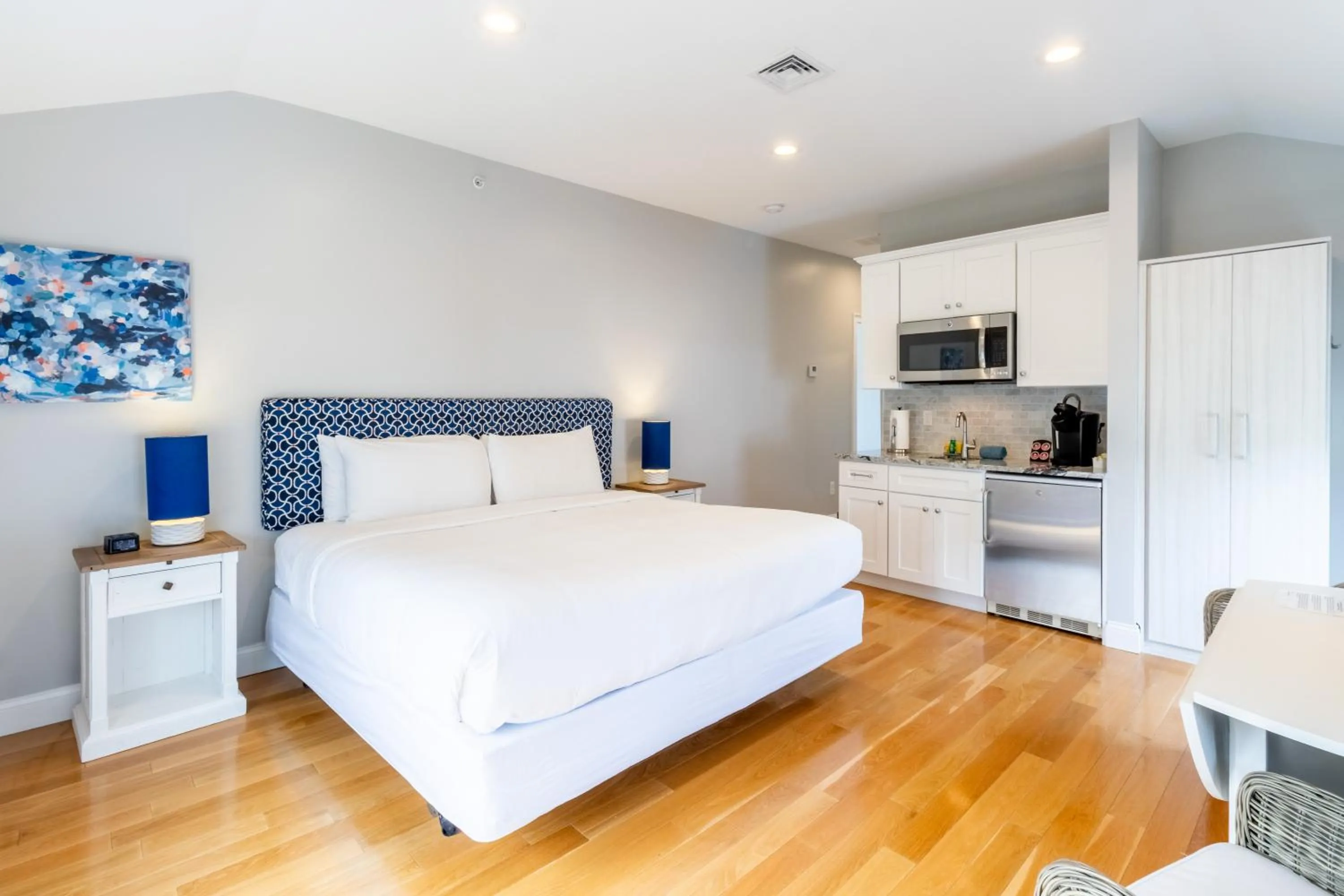 Bed in The East Island Reserve Hotel