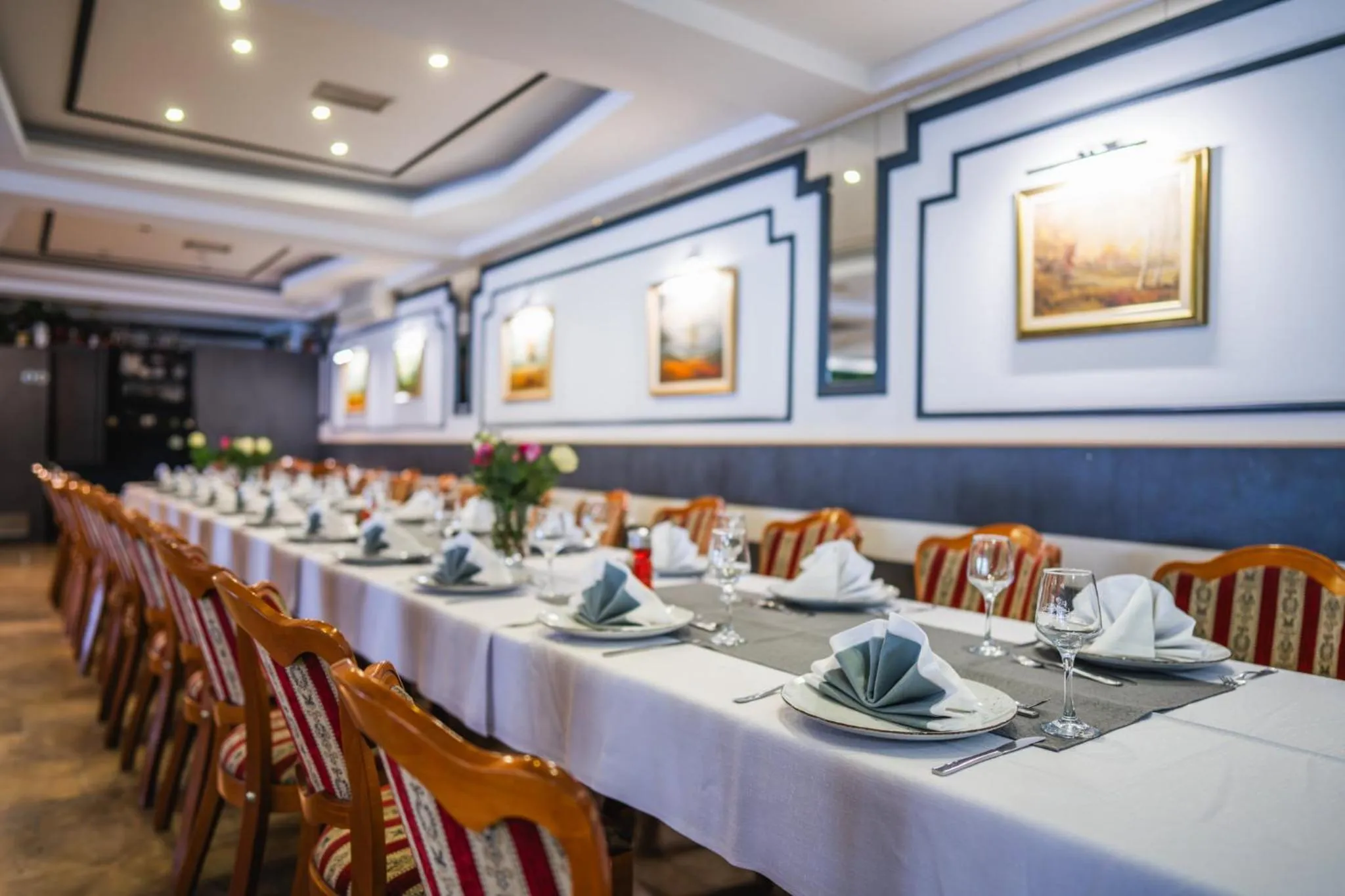 Restaurant/places to eat in Hotel Zagi