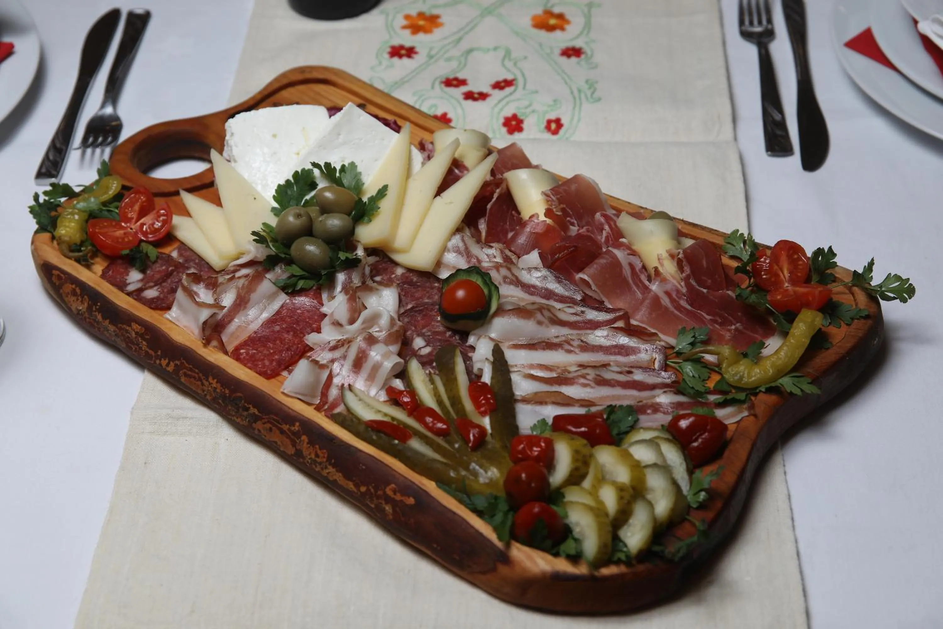 Restaurant/places to eat in Hotel Zagi