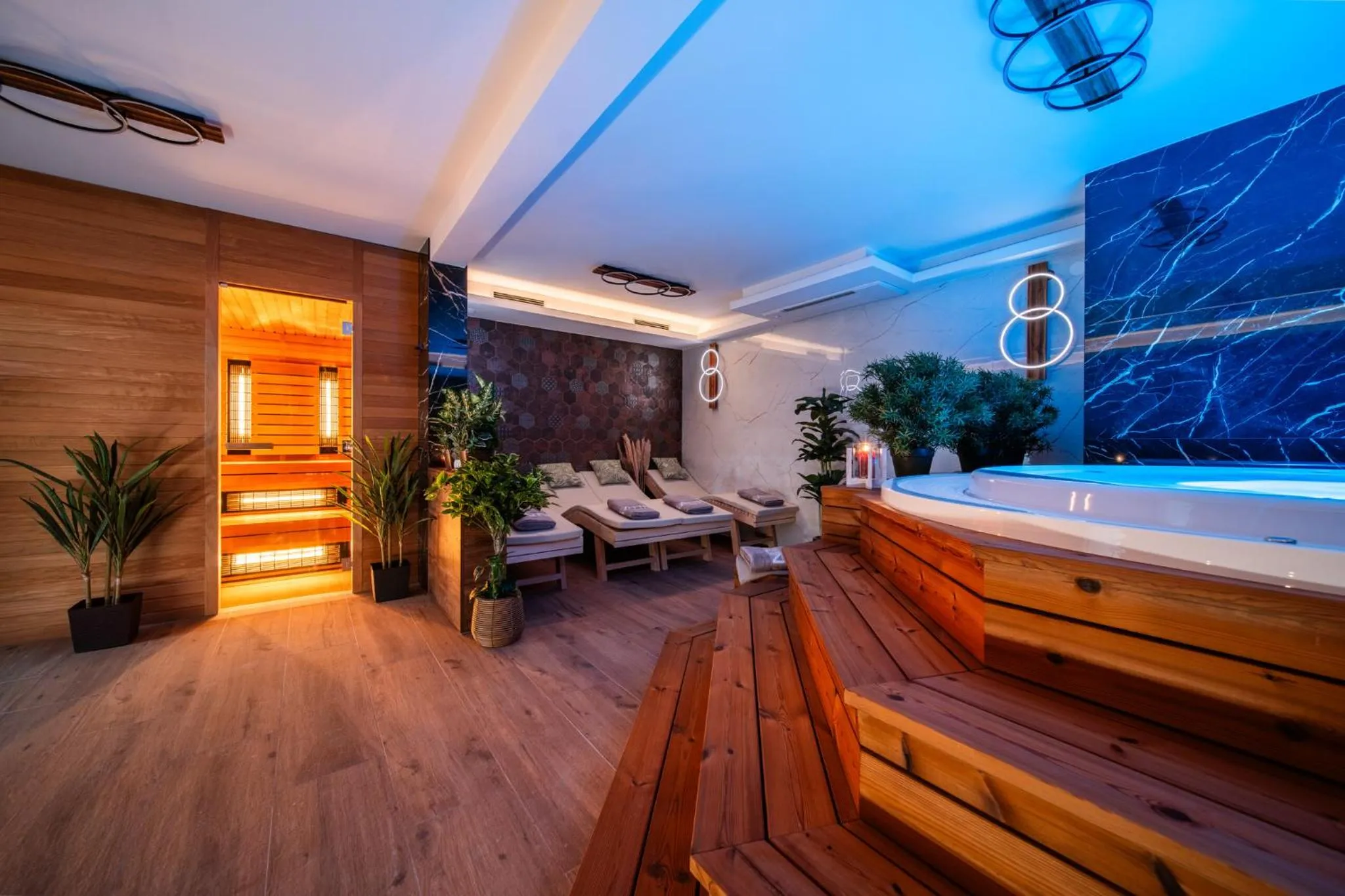 Hot Tub in Hotel Zagi