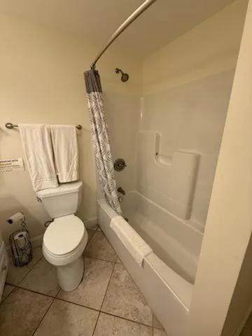 Shower in The Inn on the Wharf