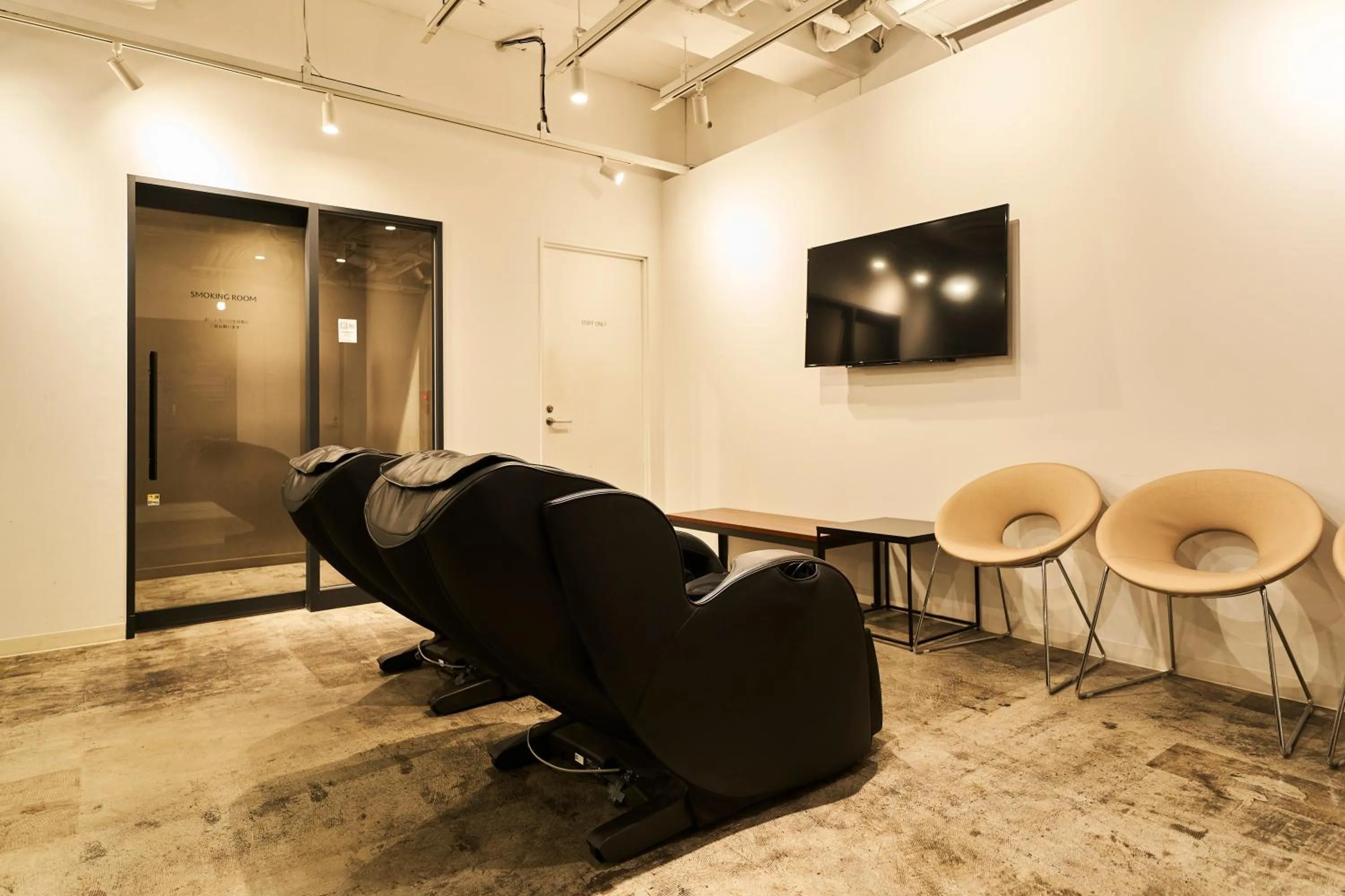 Communal lounge/ TV room in Coco Stay Nishikawaguchi Ekimae