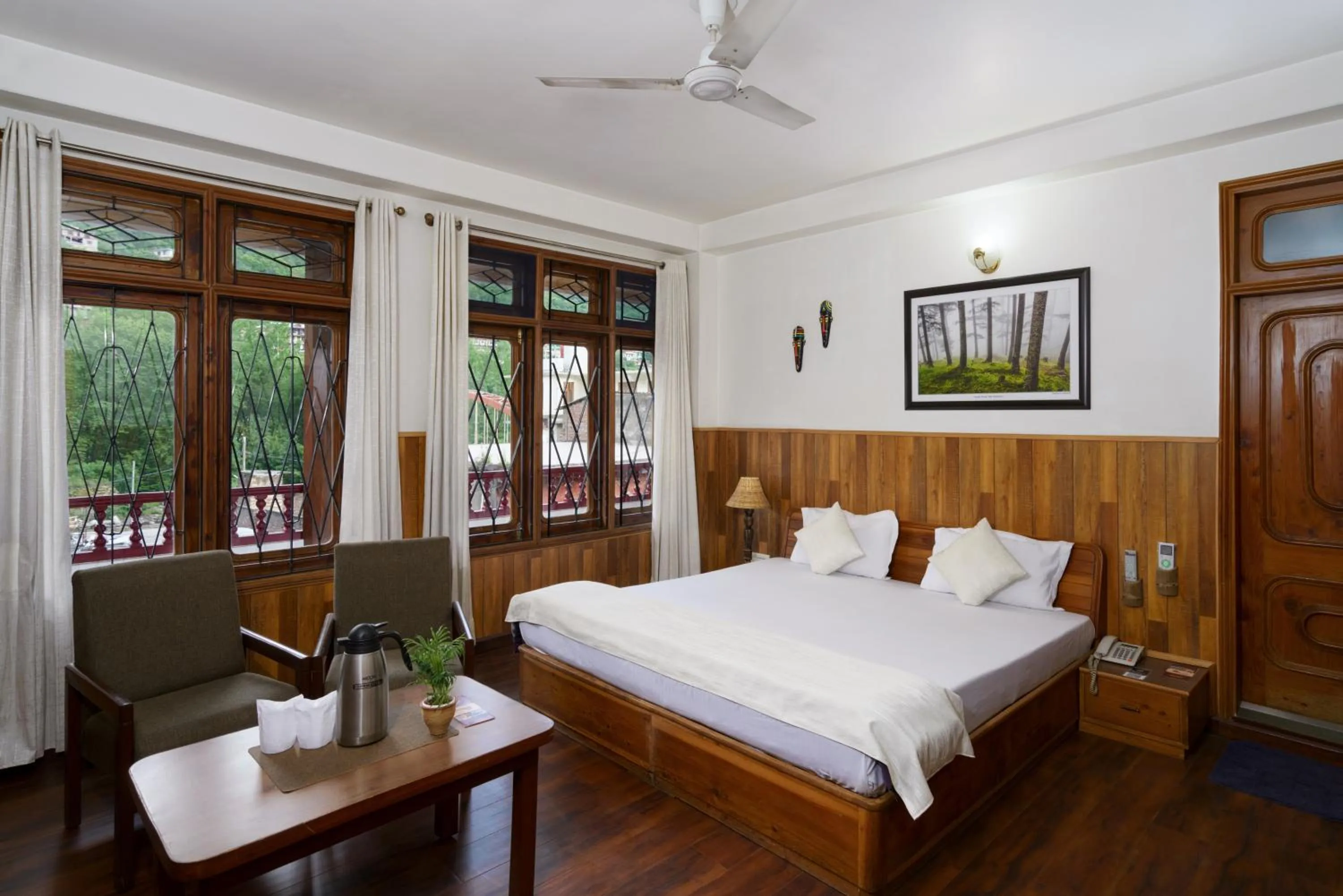 Bedroom, Bed in Hotel Kullu Valley