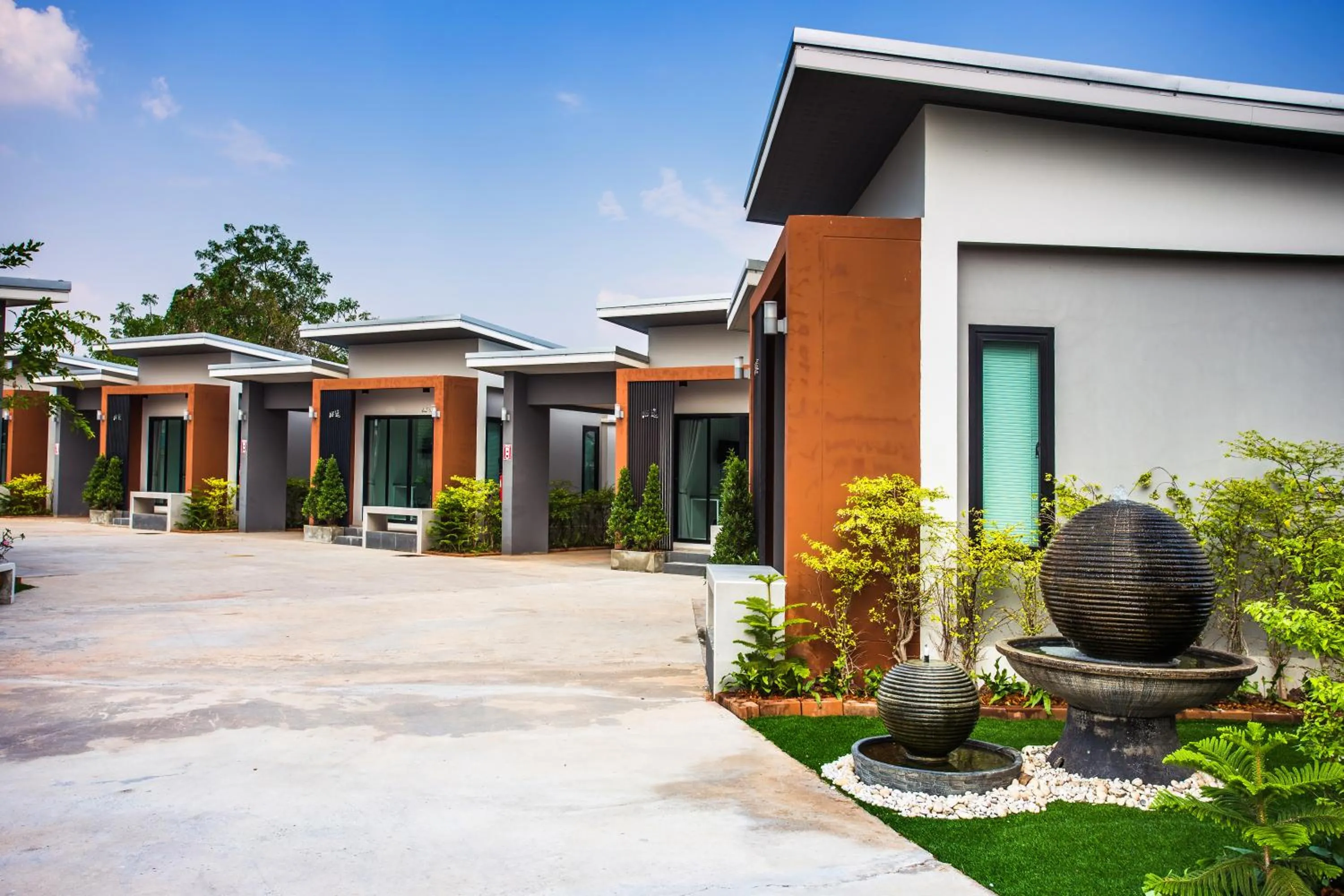 Property building in Baan Le Vimaan