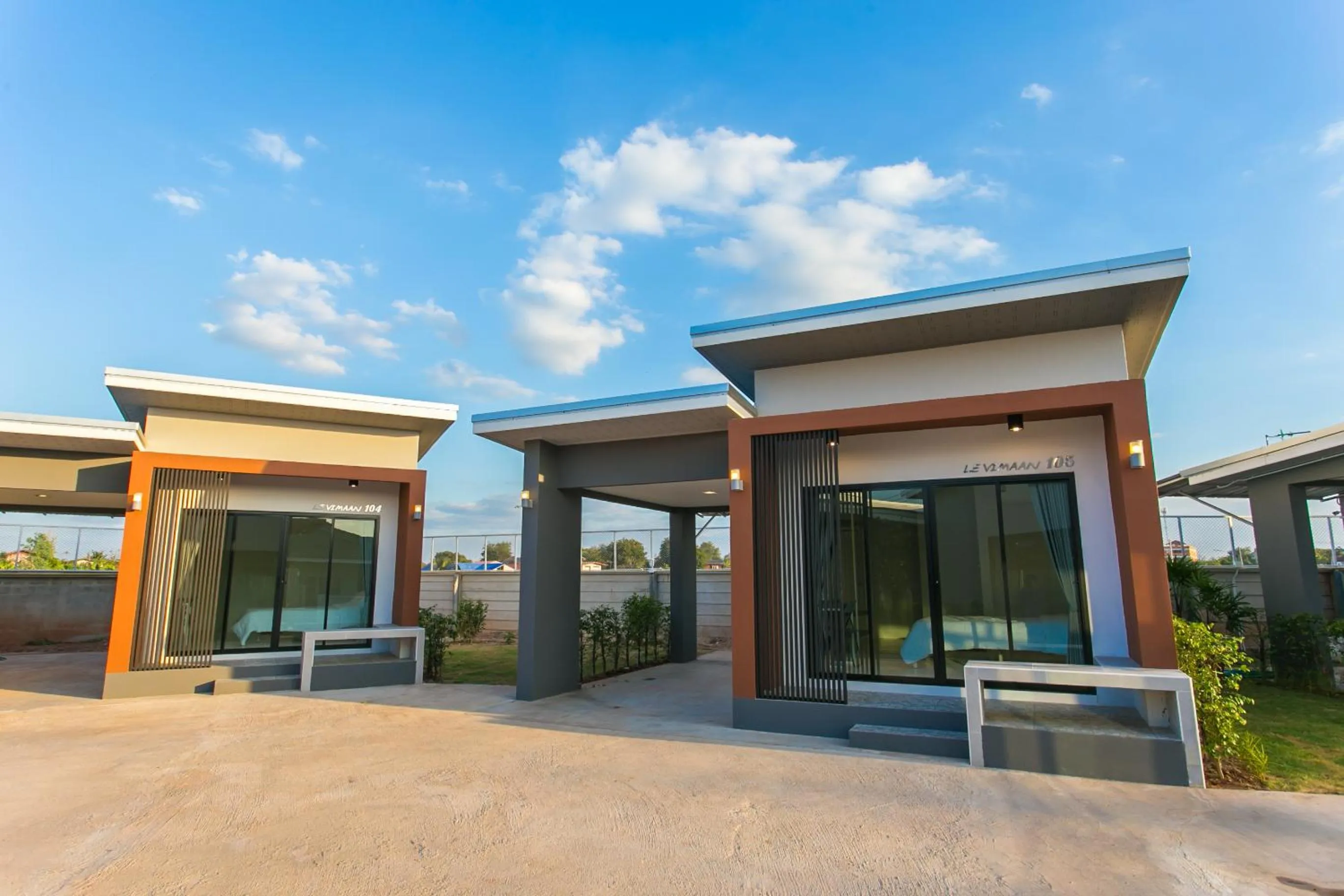 Property building in Baan Le Vimaan