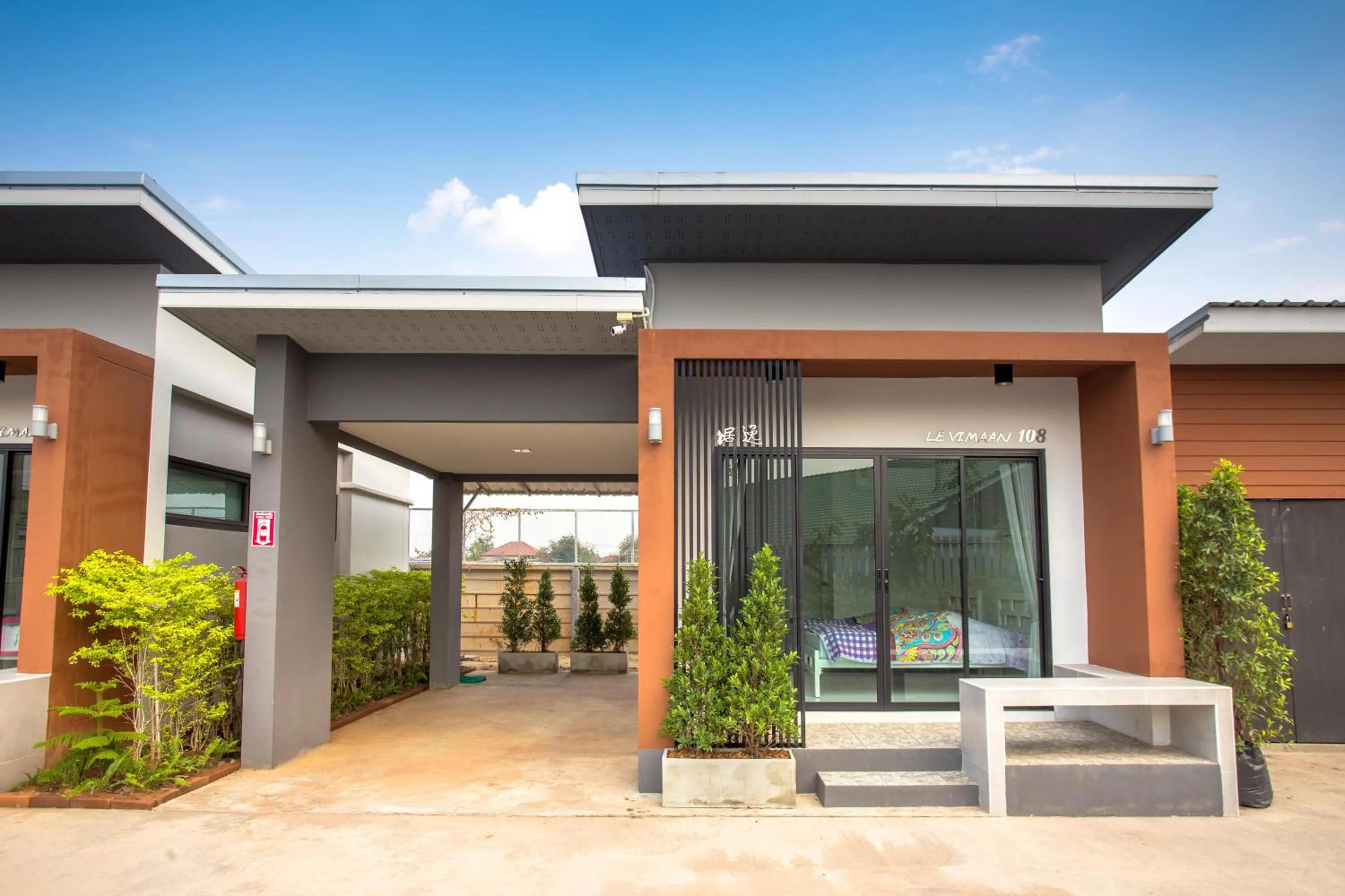 Property building in Baan Le Vimaan