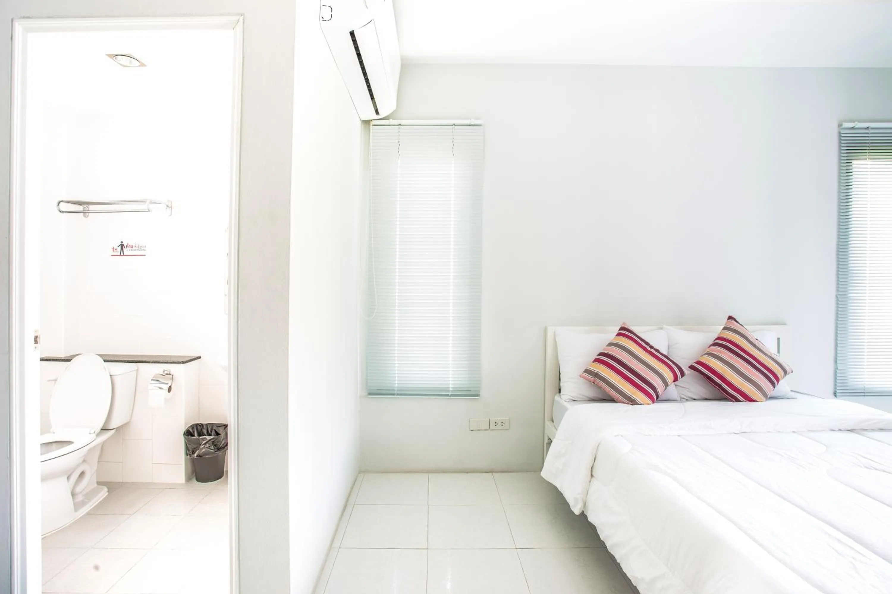 Bedroom, Bed in Baan Le Vimaan