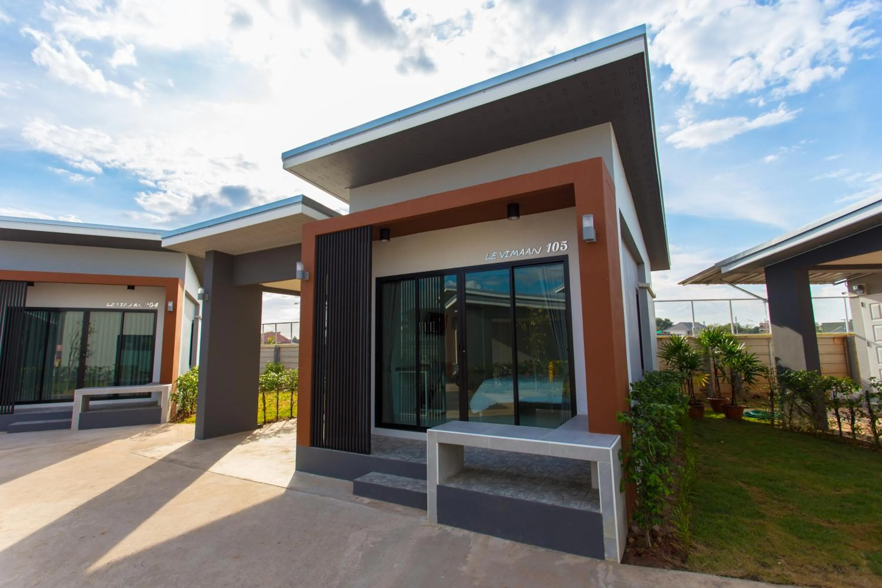 Property building in Baan Le Vimaan