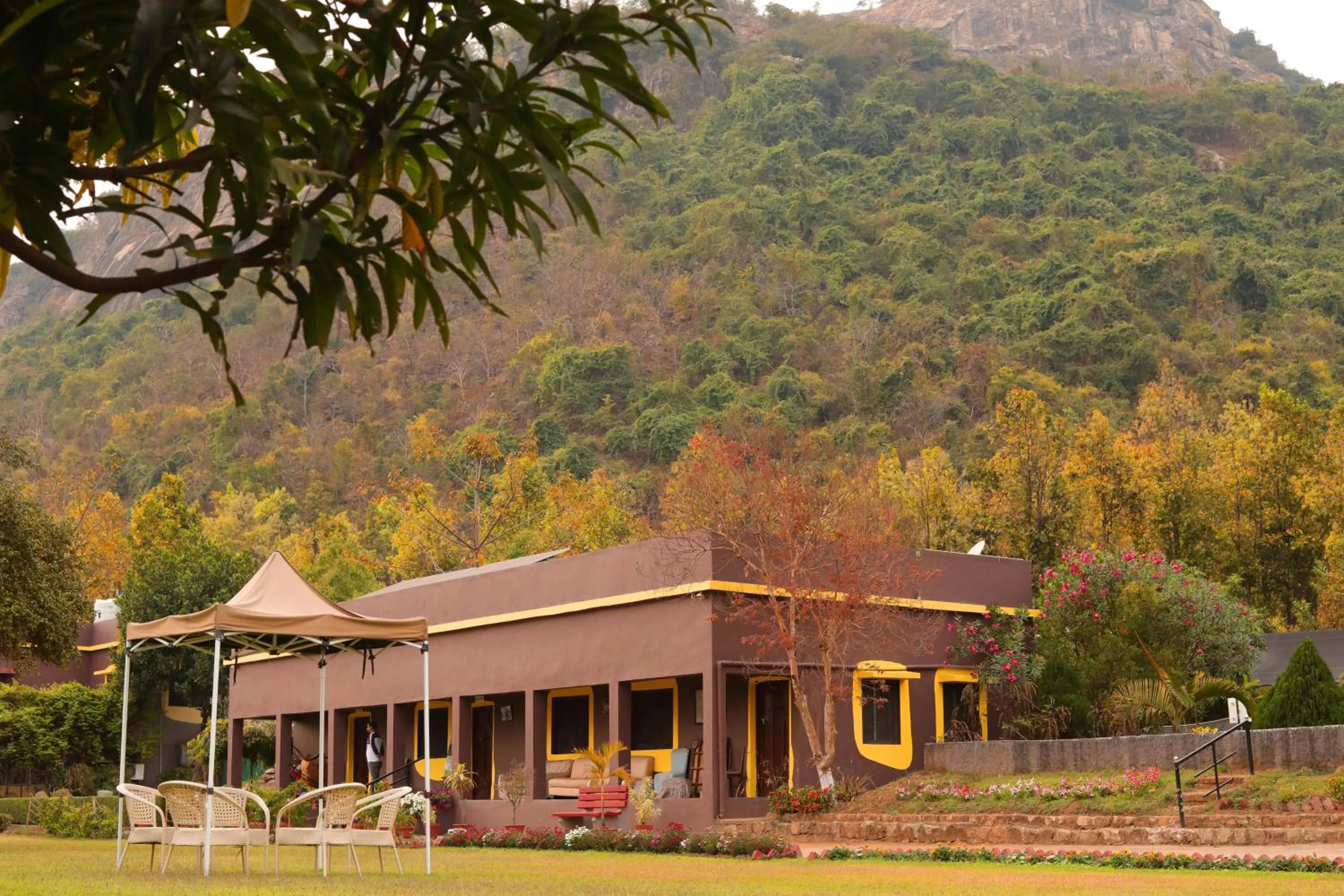 Restaurant/places to eat in Eco Adventure Resorts Khhairabera