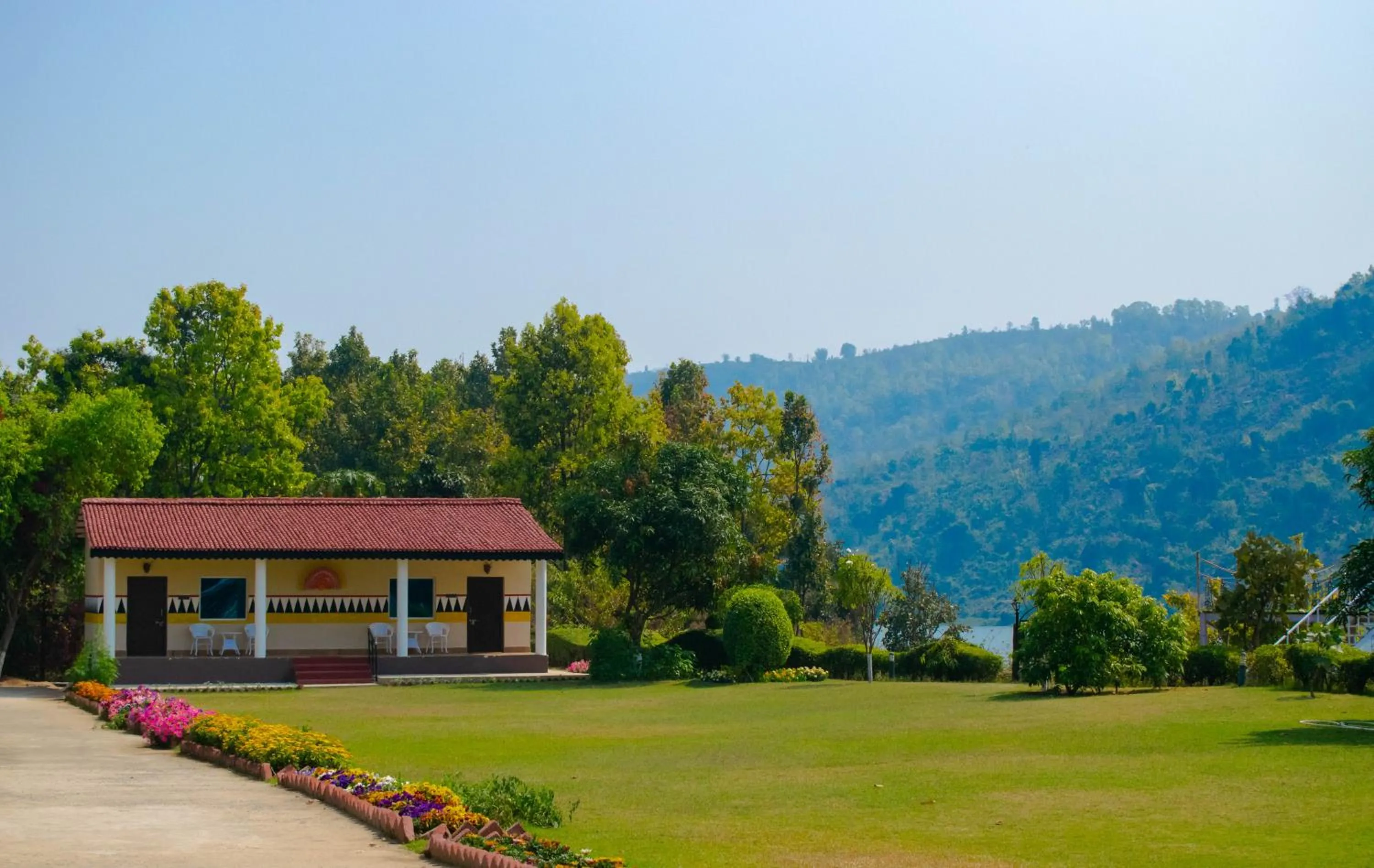 Mountain view in Eco Adventure Resorts Khhairabera