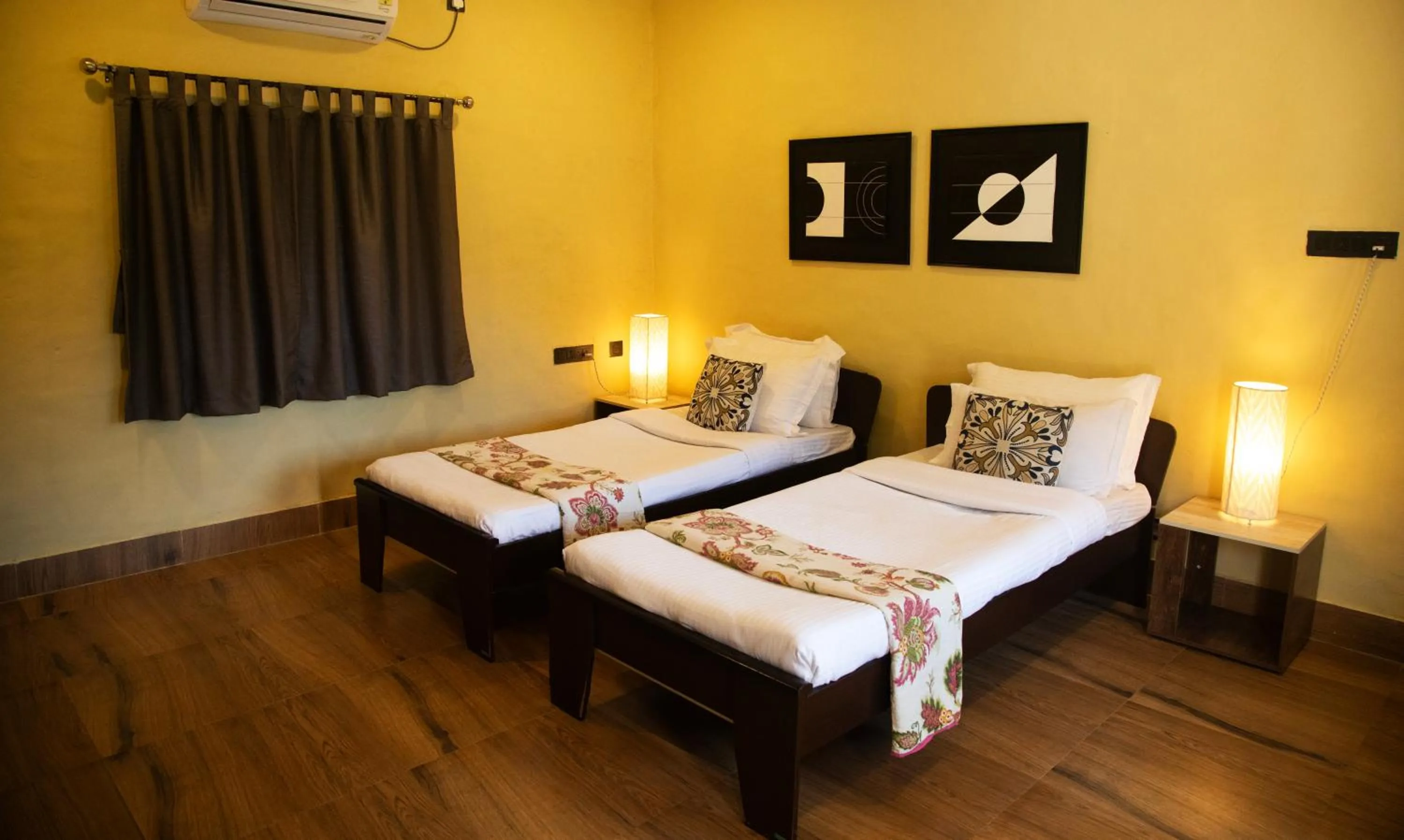 Bed in Eco Adventure Resorts Khhairabera