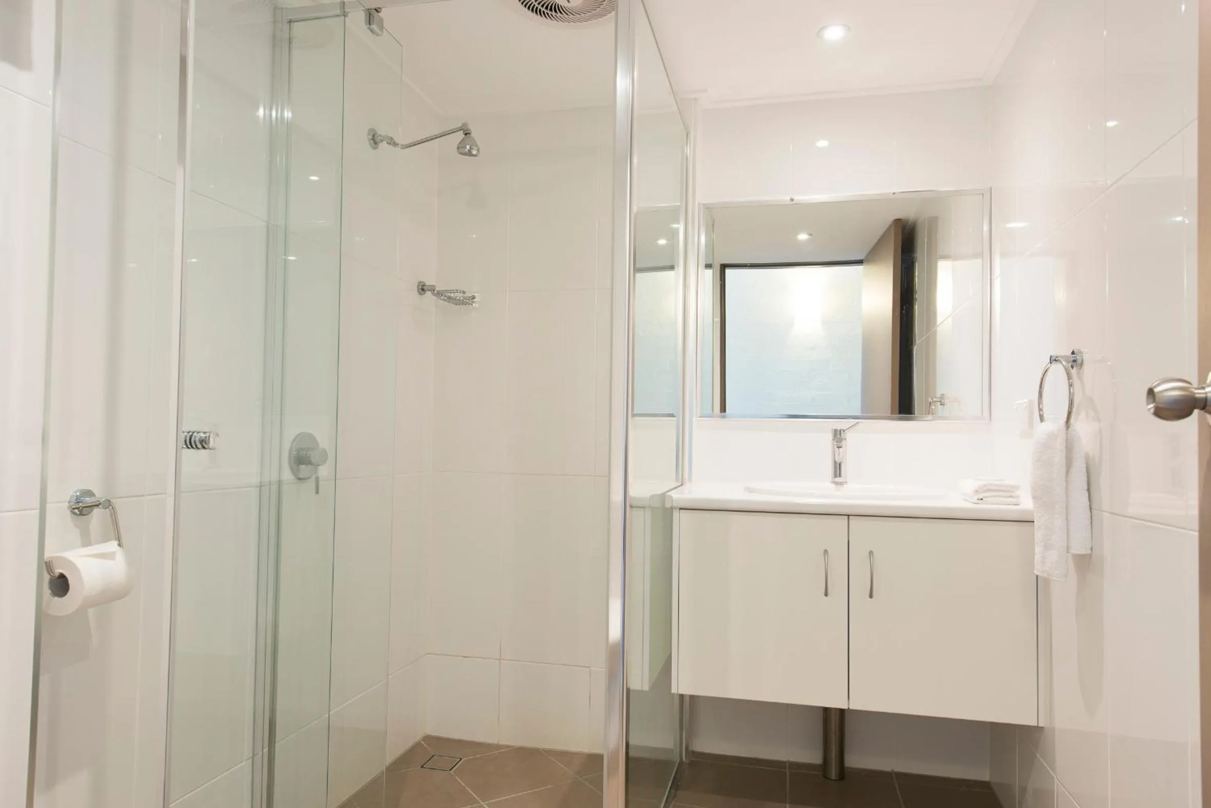 Shower in Don Pancho Beach Resort