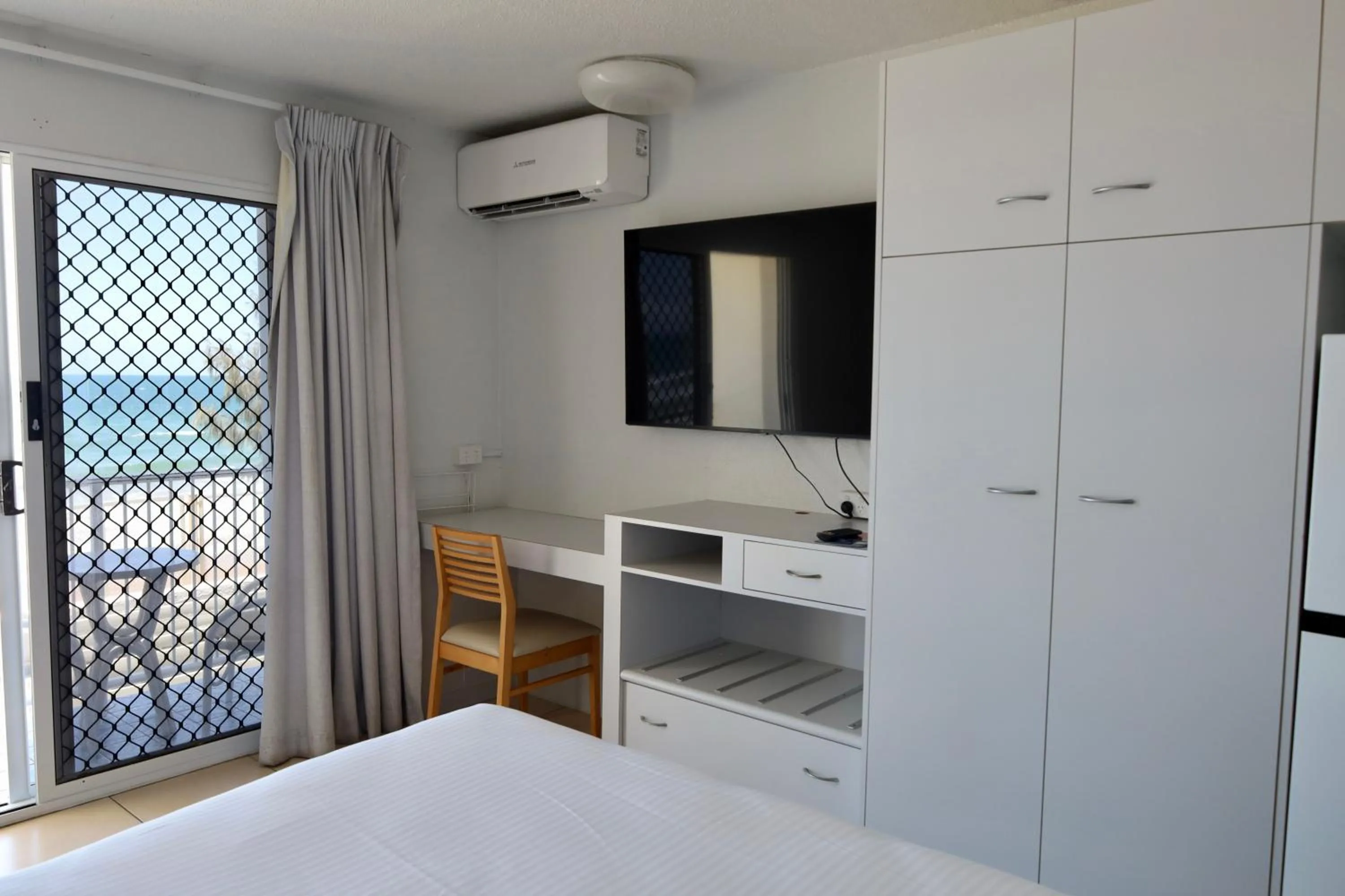 TV and multimedia, Bed in Don Pancho Beach Resort