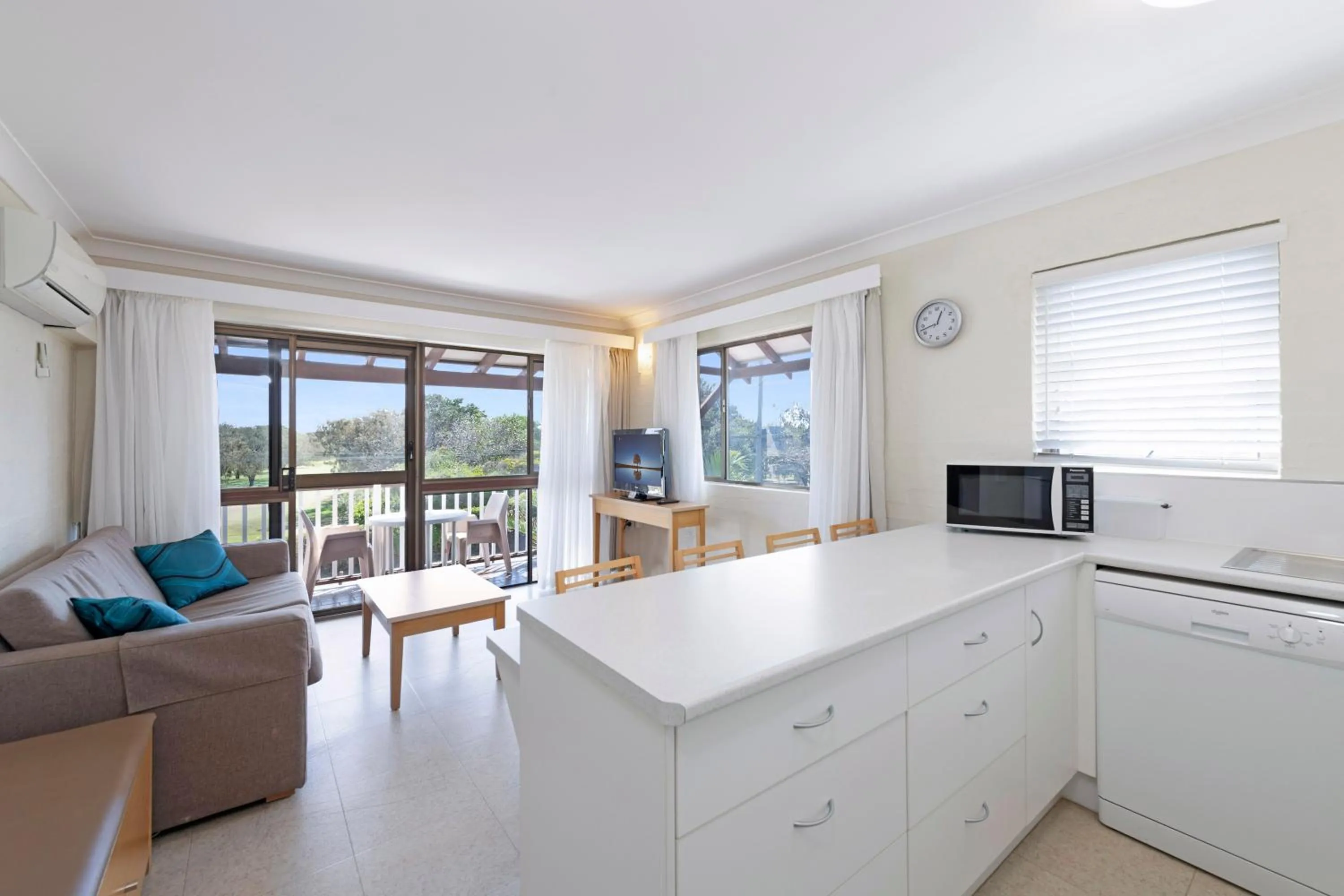 Kitchen or kitchenette in Don Pancho Beach Resort