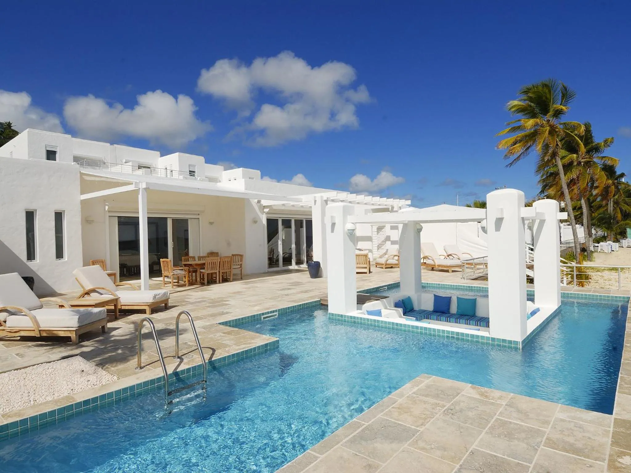 Balcony/Terrace in Coral Beach Club Villas & Marina