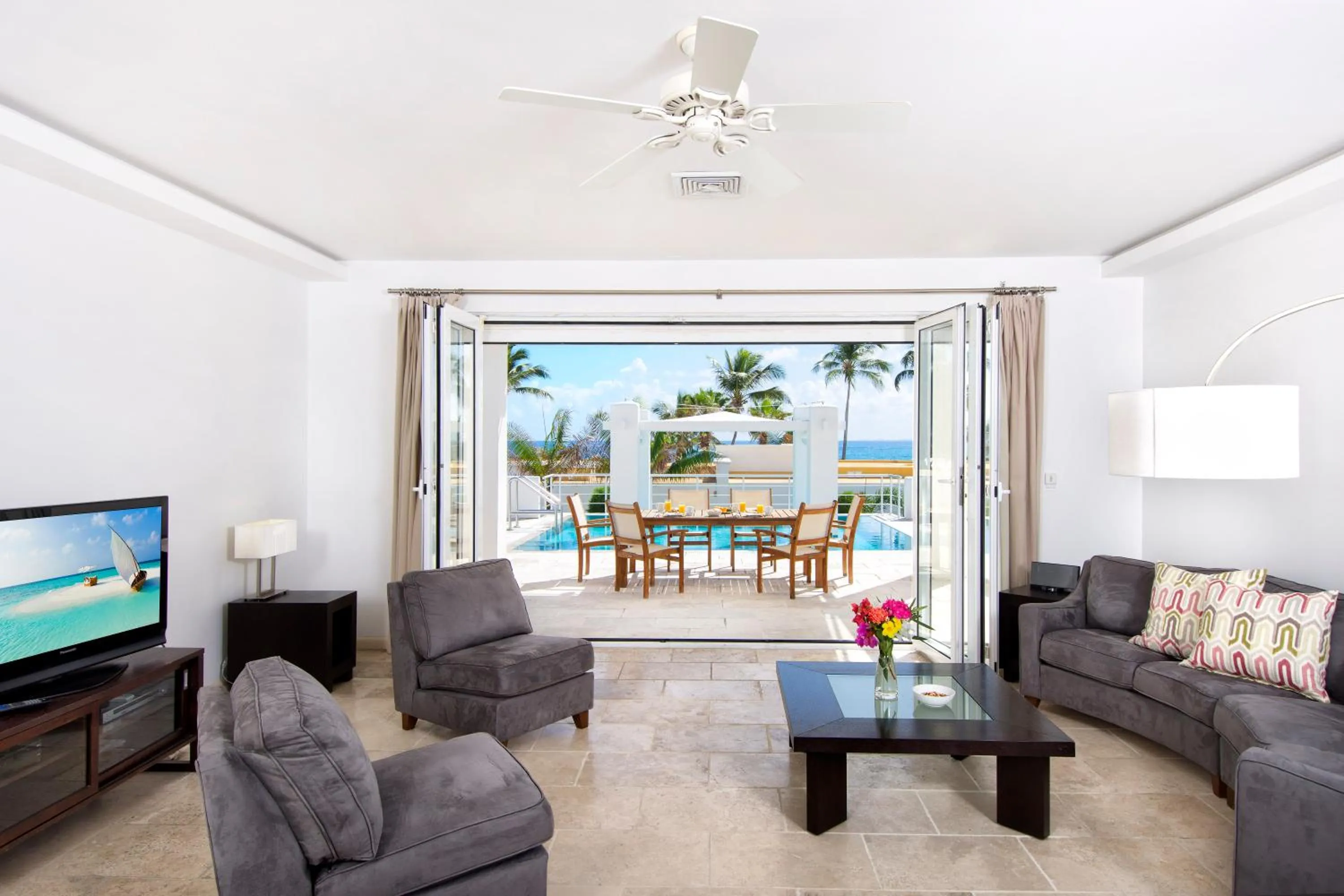 Living room in Coral Beach Club Villas & Marina