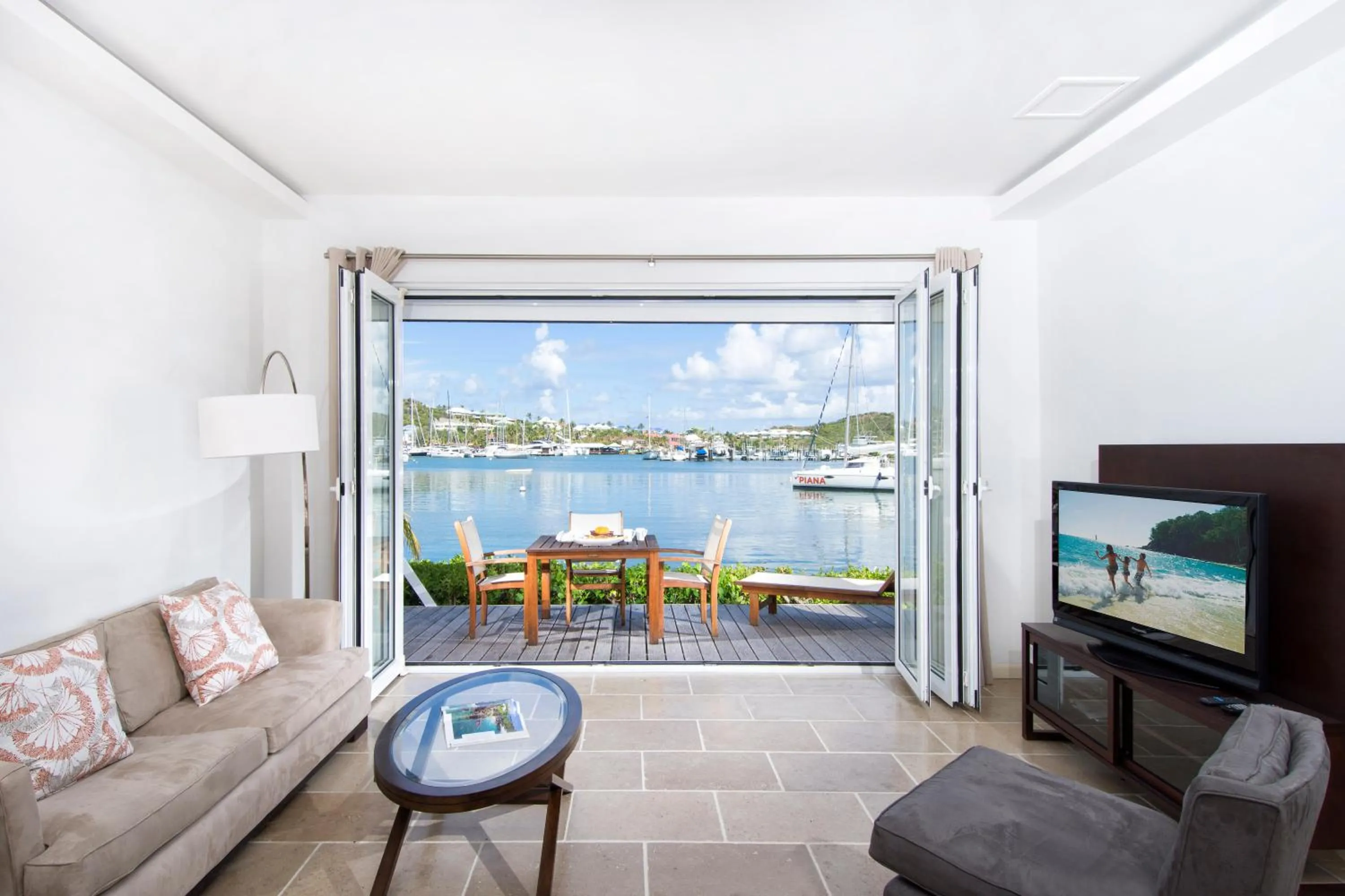Living room in Coral Beach Club Villas & Marina