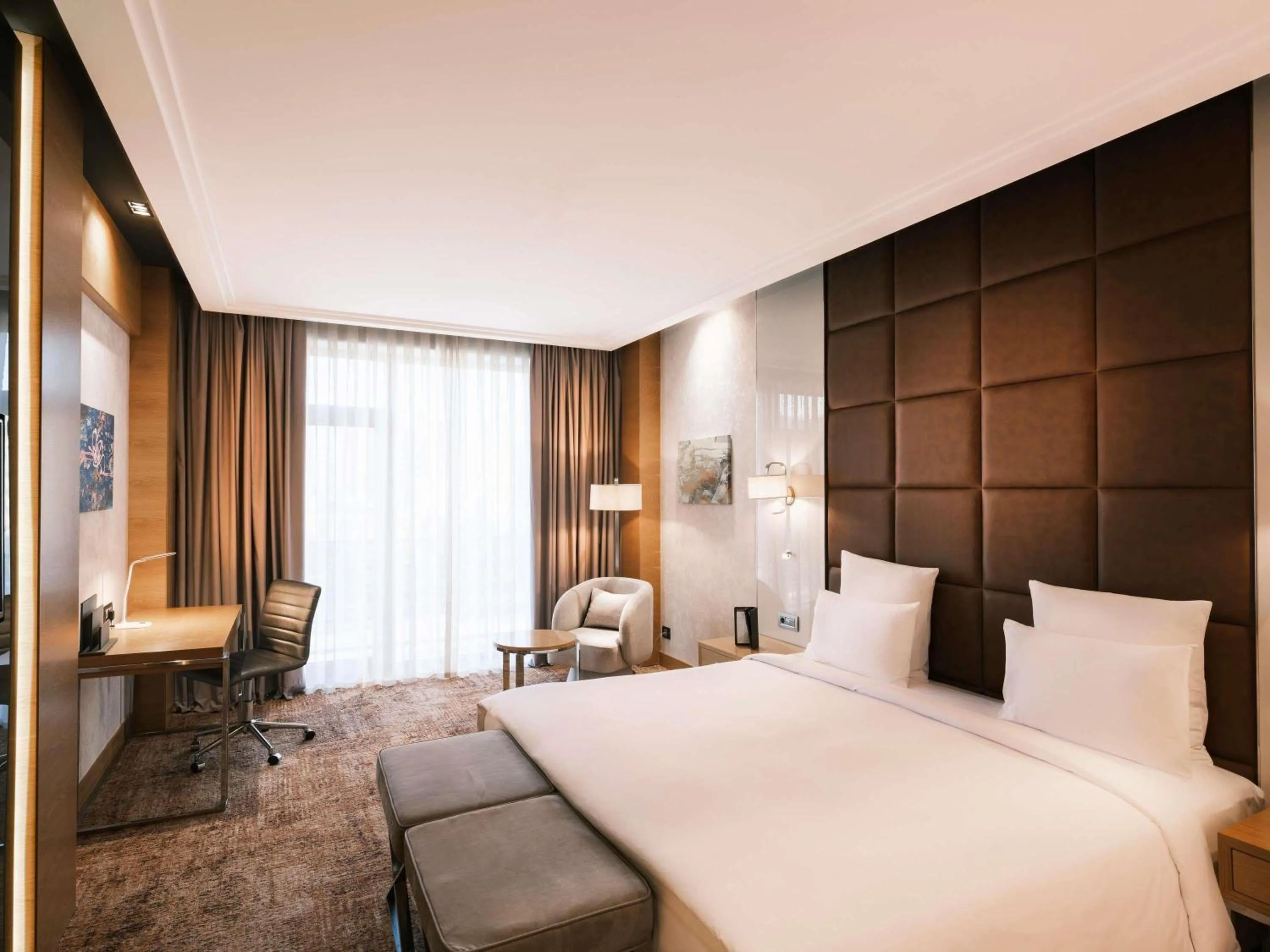 Bedroom, Bed in Movenpick Winter Park Baku