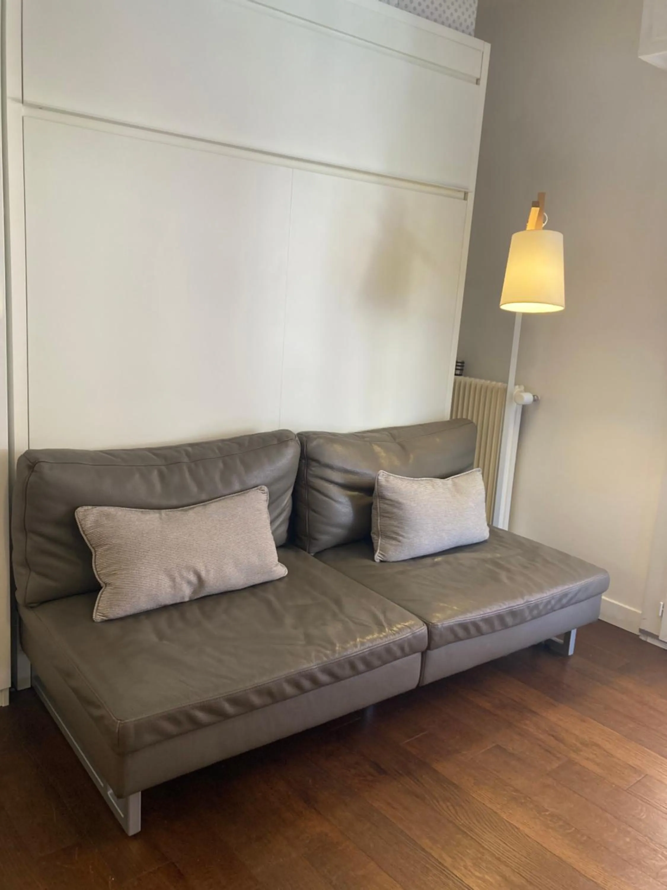 Living room in Cannes City B&B