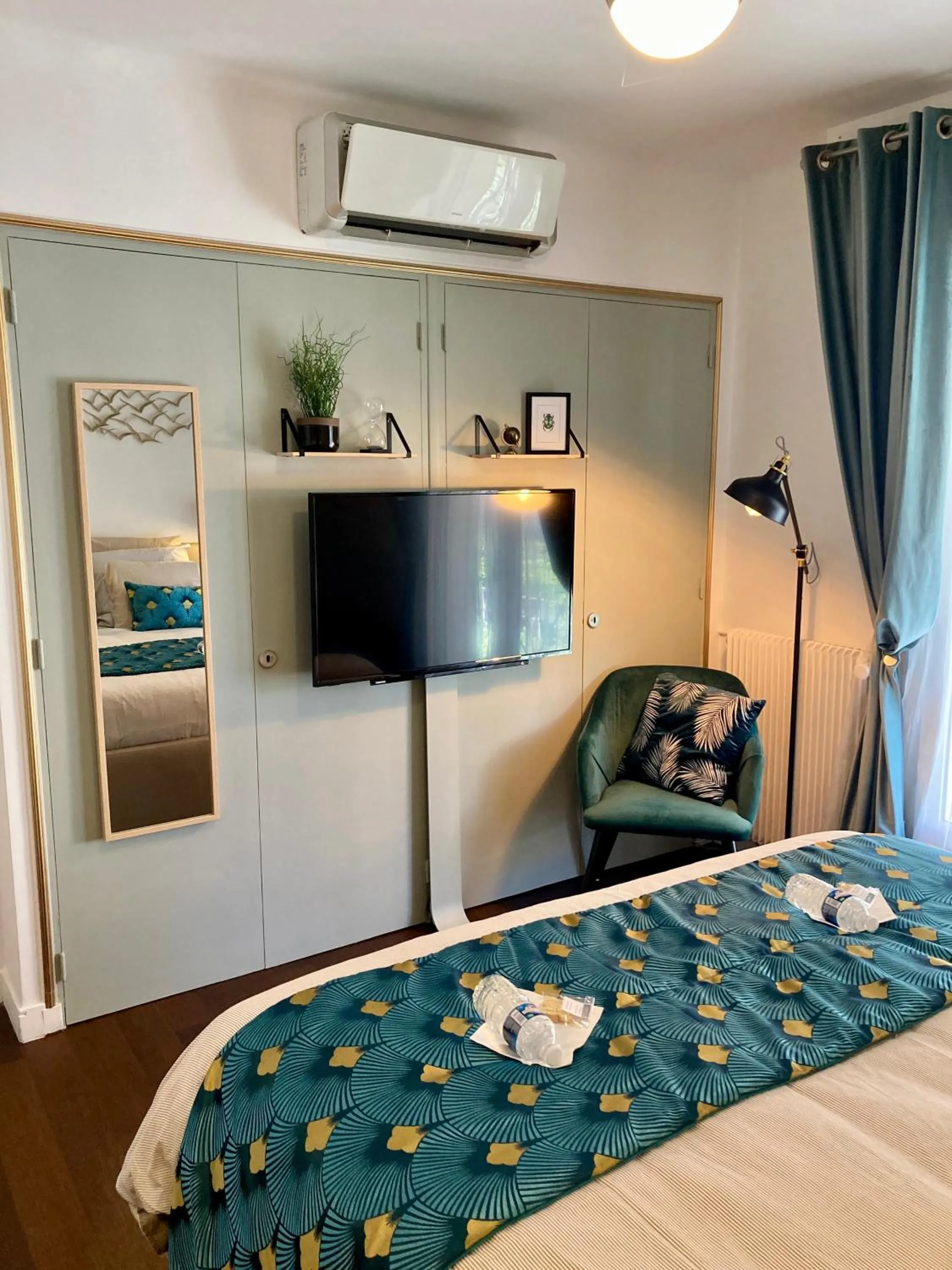TV and multimedia, Bed in Cannes City B&B