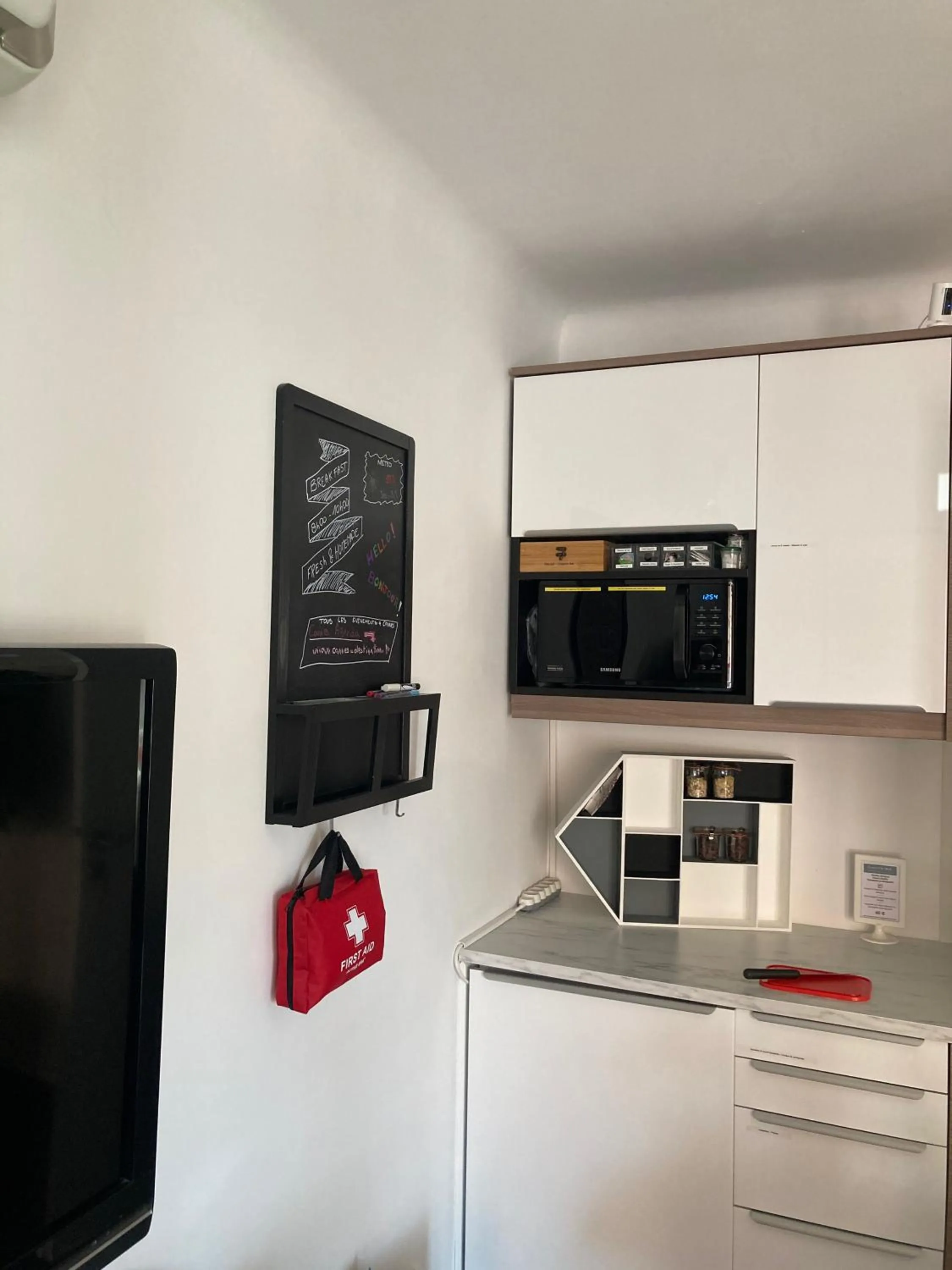 Kitchen or kitchenette in Cannes City B&B