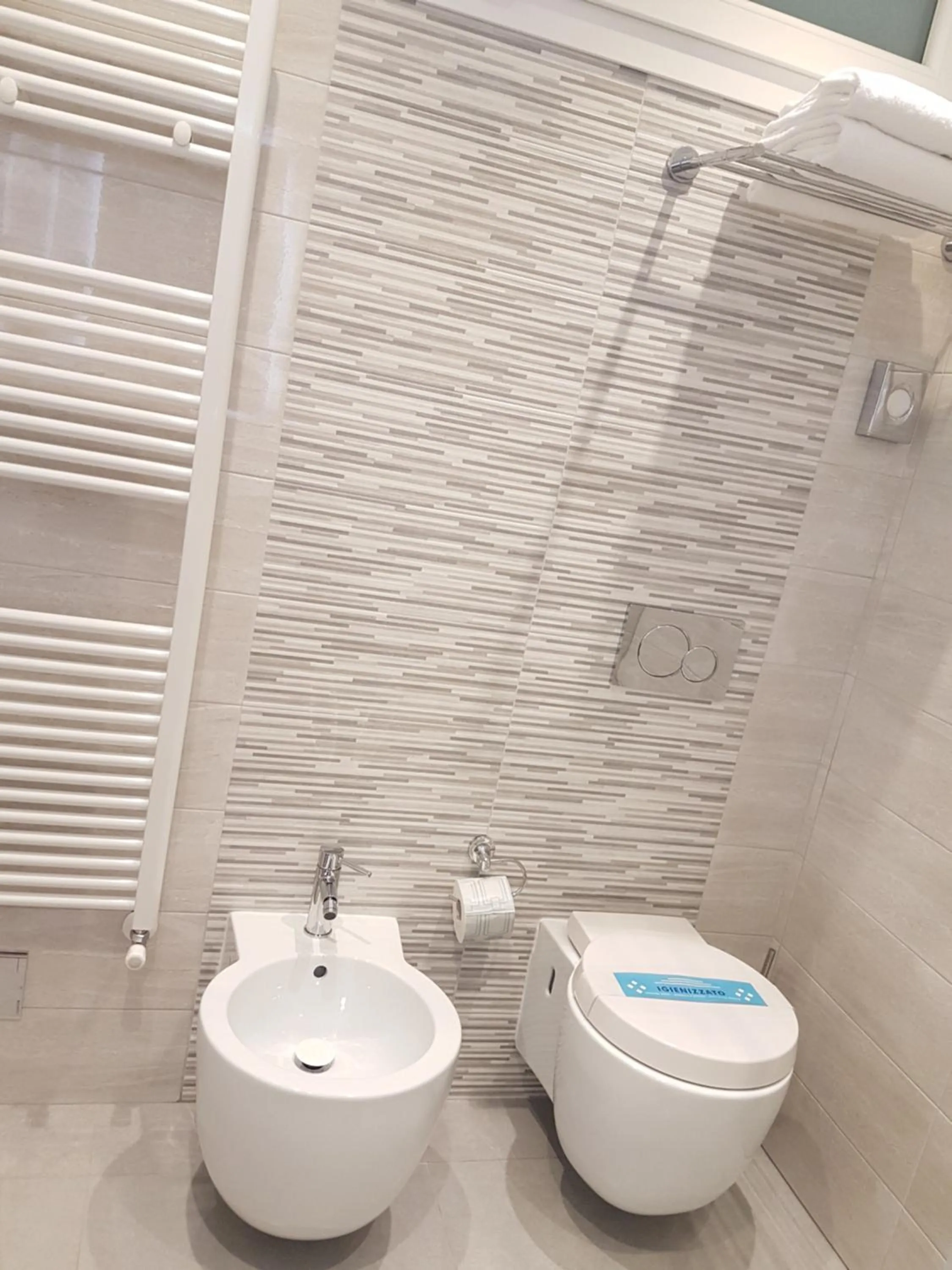 bidet in Cinqueterre Behind