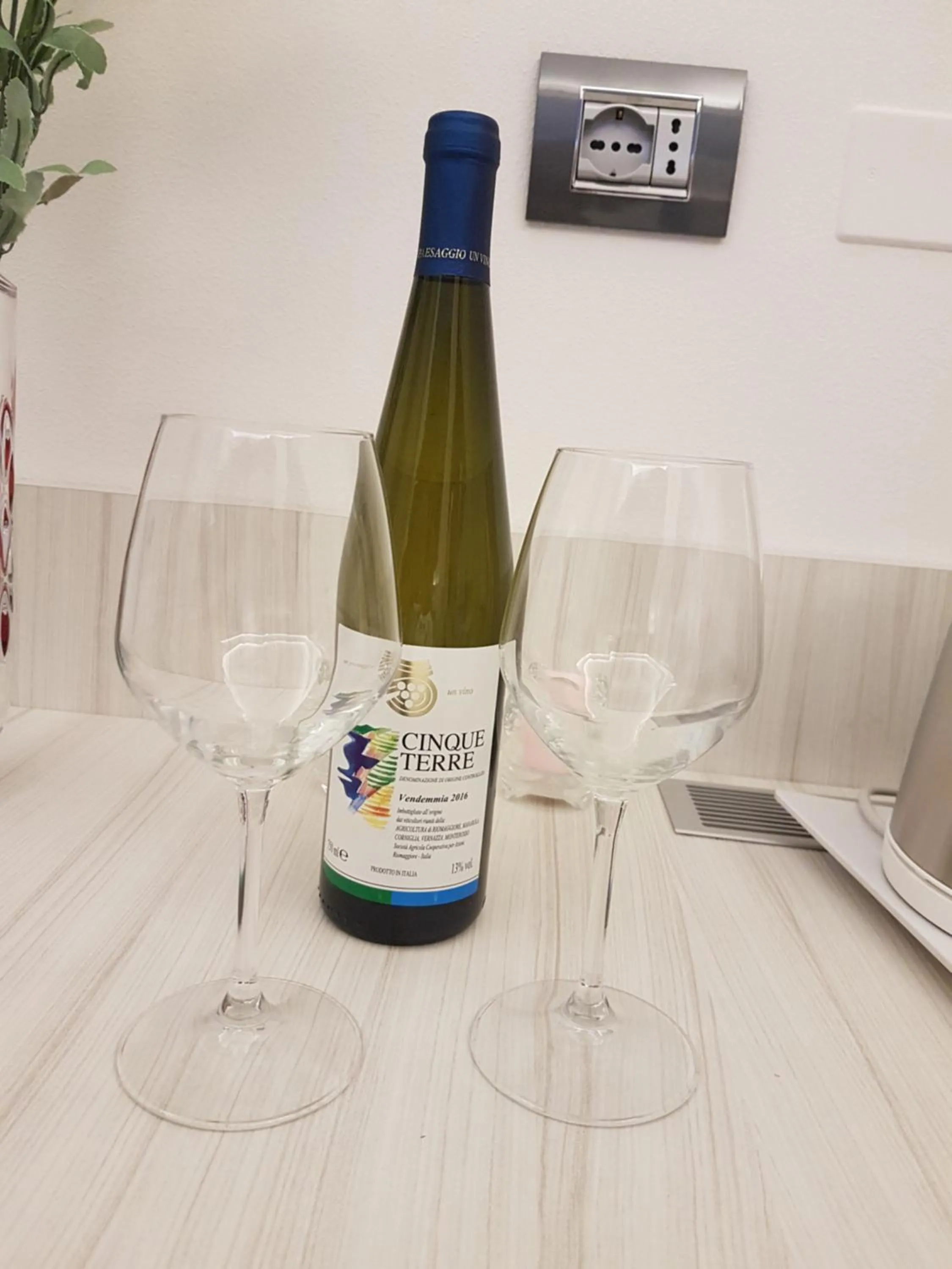 Alcoholic drinks in Cinqueterre Behind