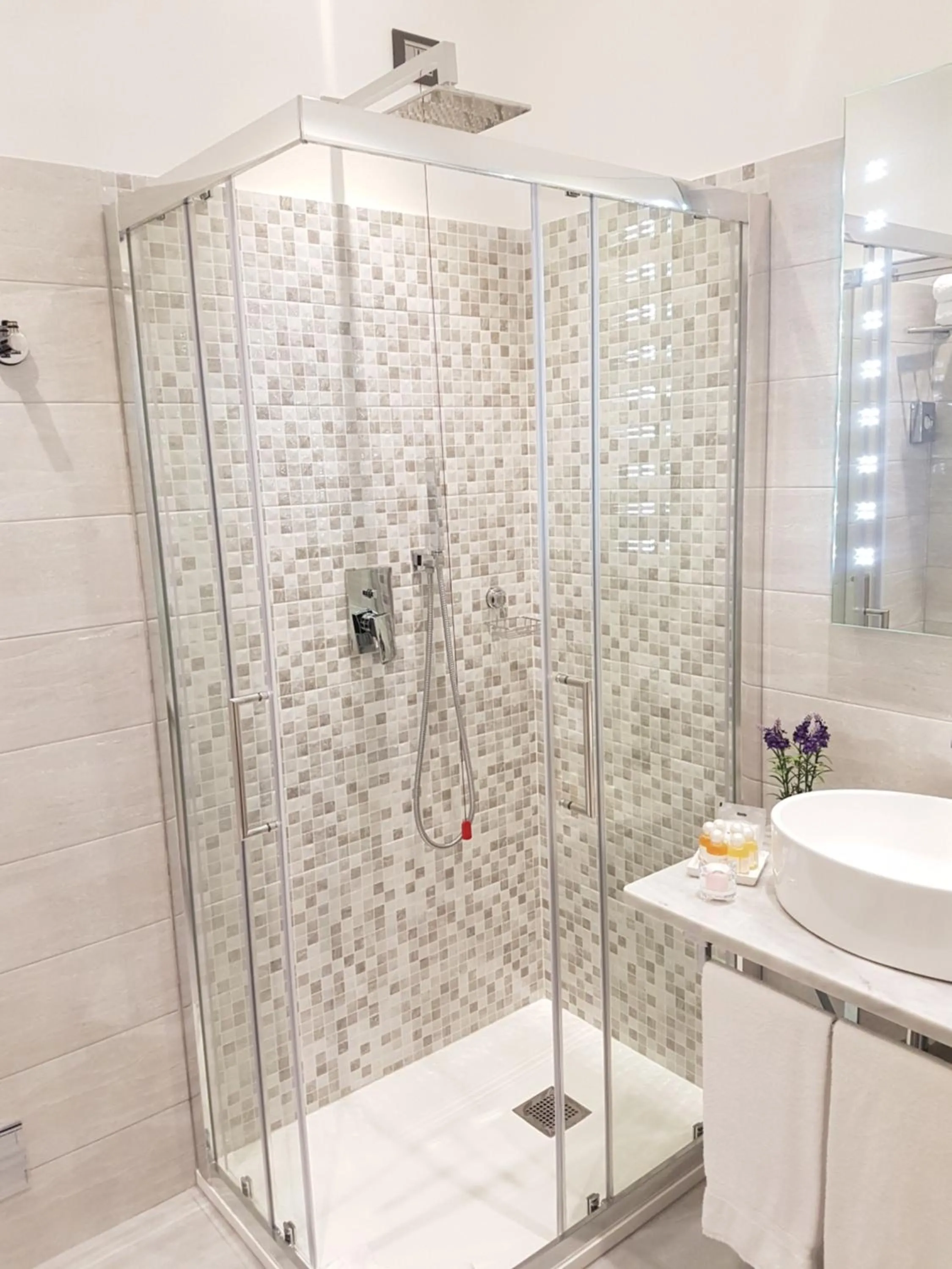 Shower in Cinqueterre Behind