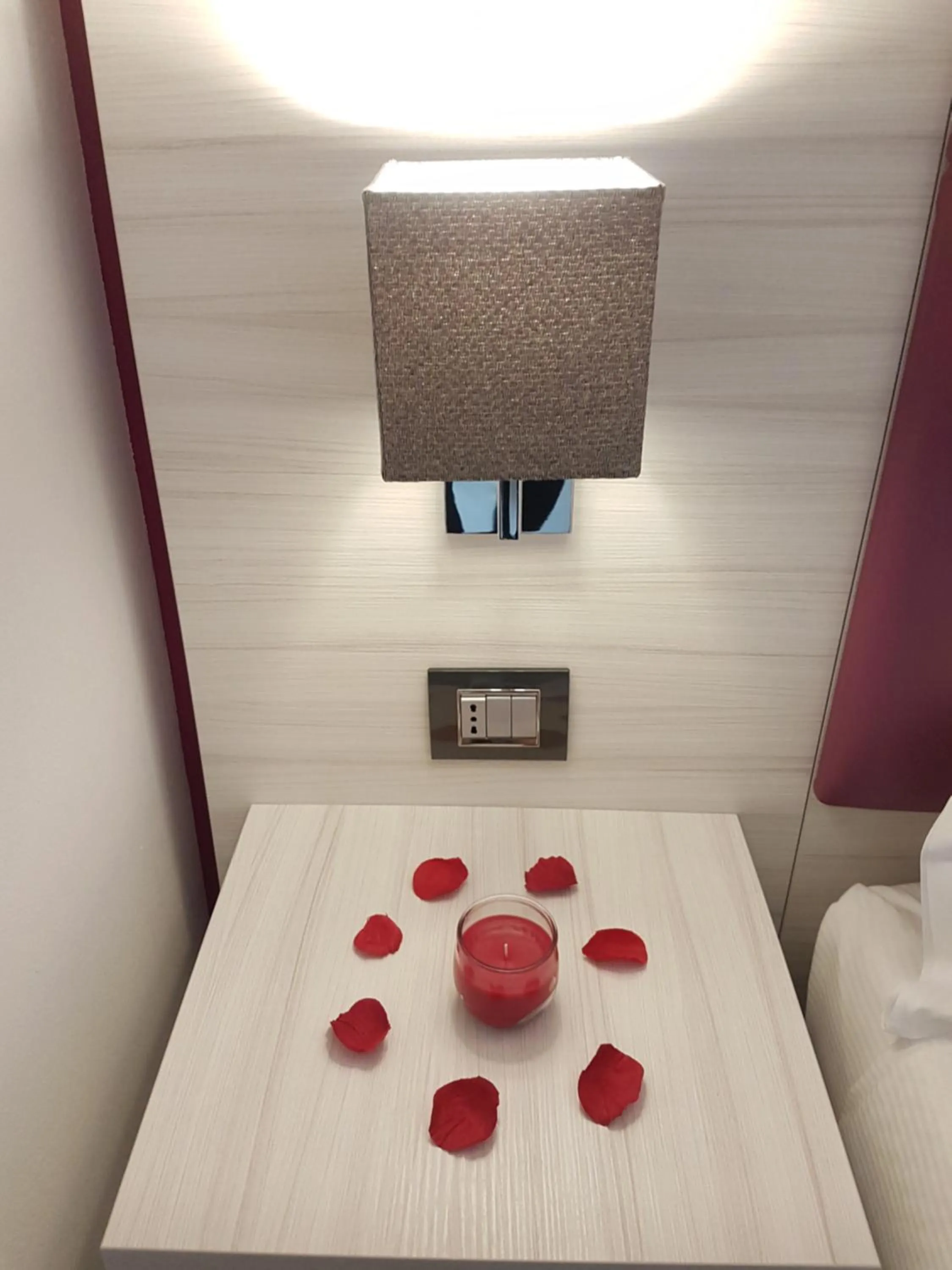 Bed in Cinqueterre Behind