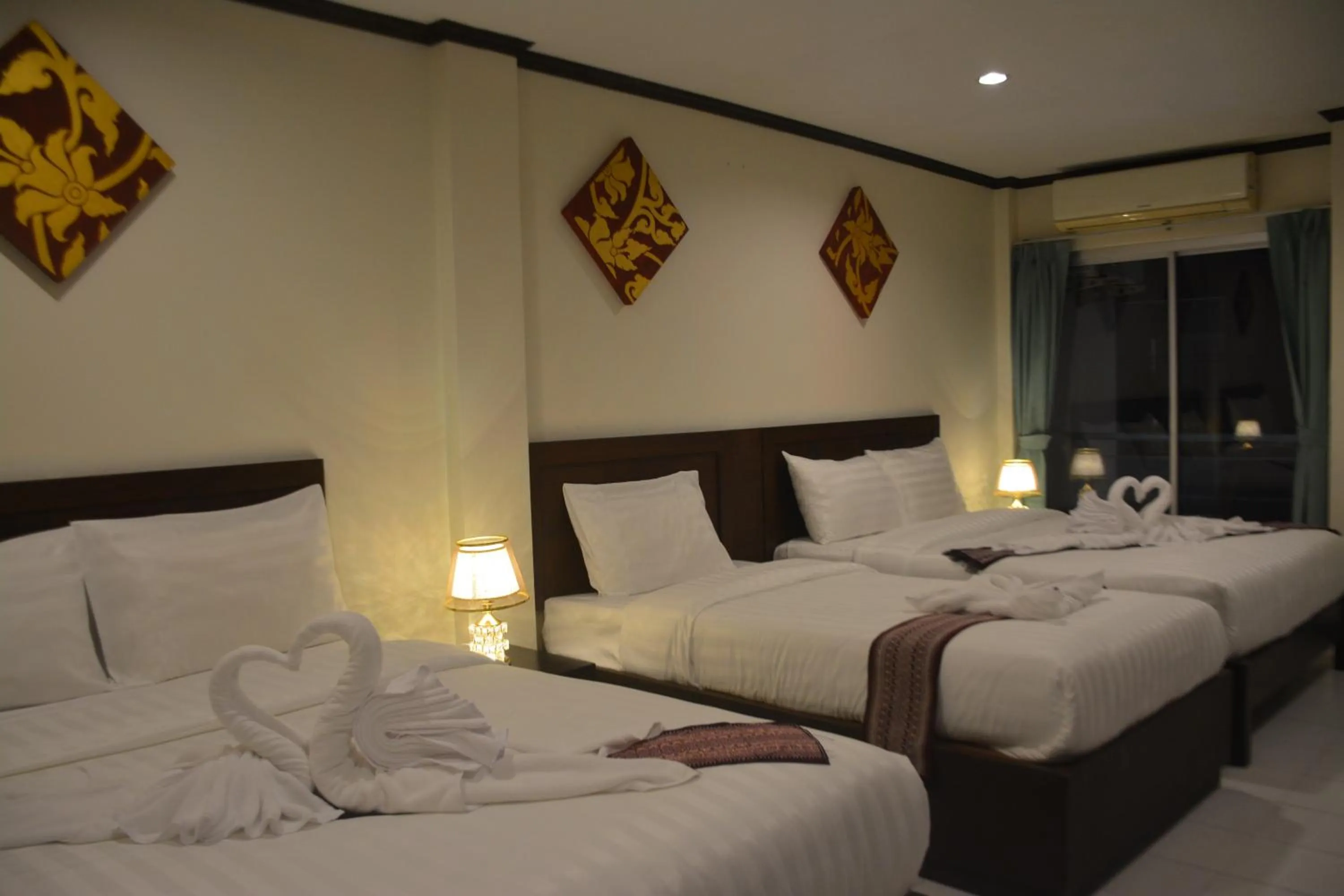 Bed in Patong Moon Inn Residence
