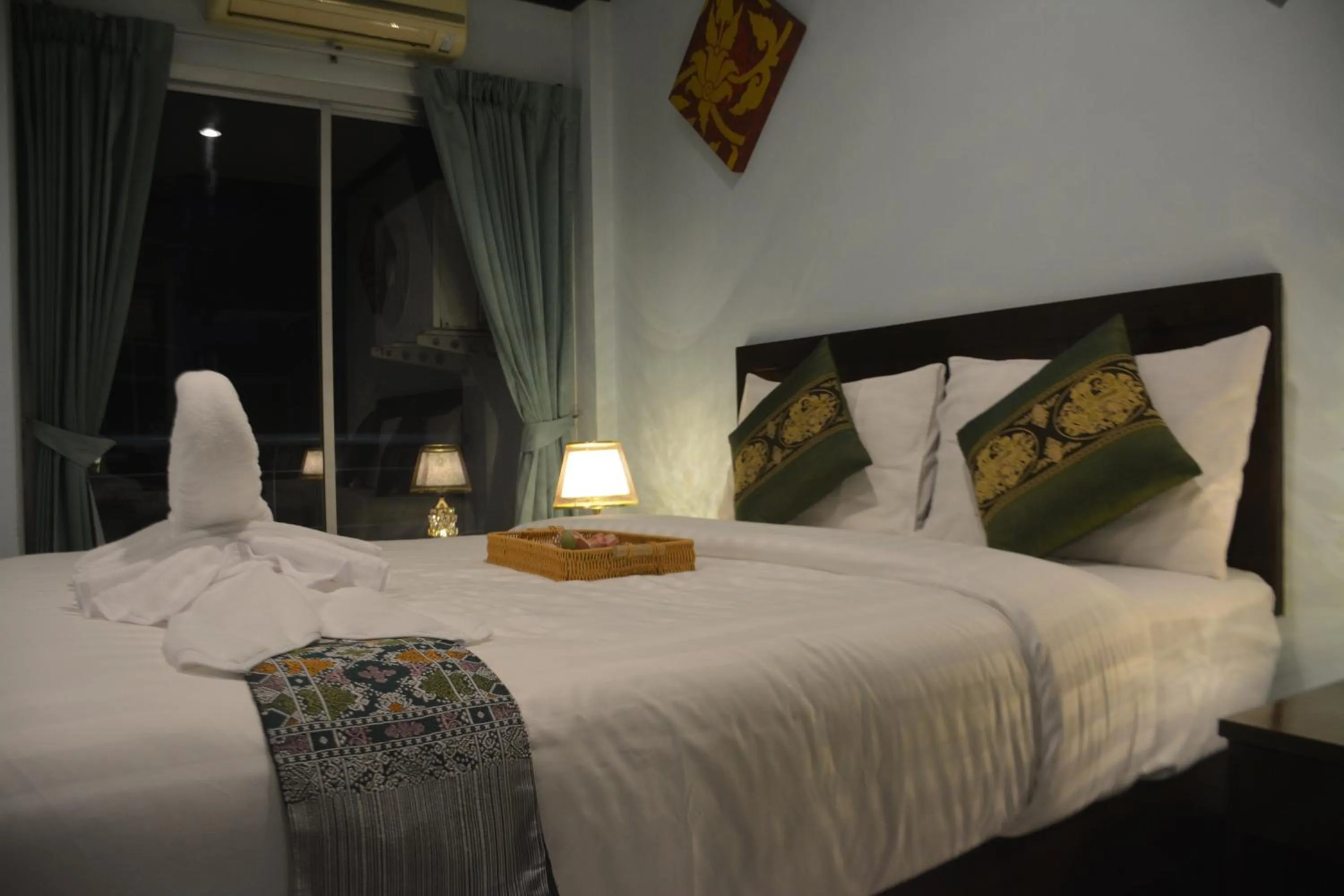 Balcony/Terrace, Bed in Patong Moon Inn Residence