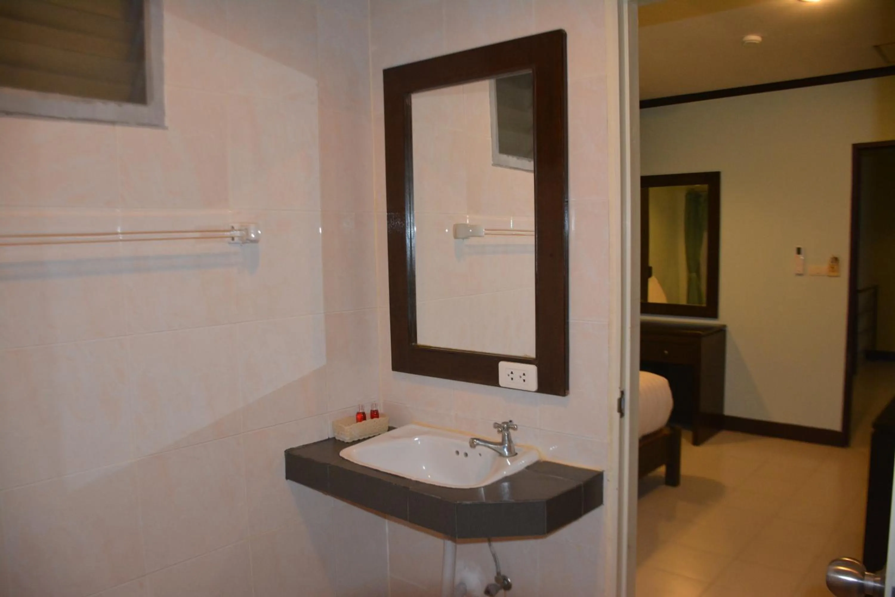 Bathroom in Patong Moon Inn Residence