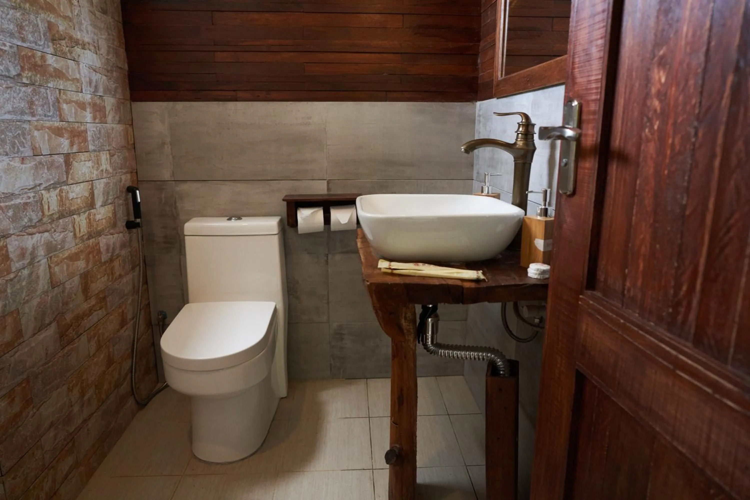 Toilet in West Sands