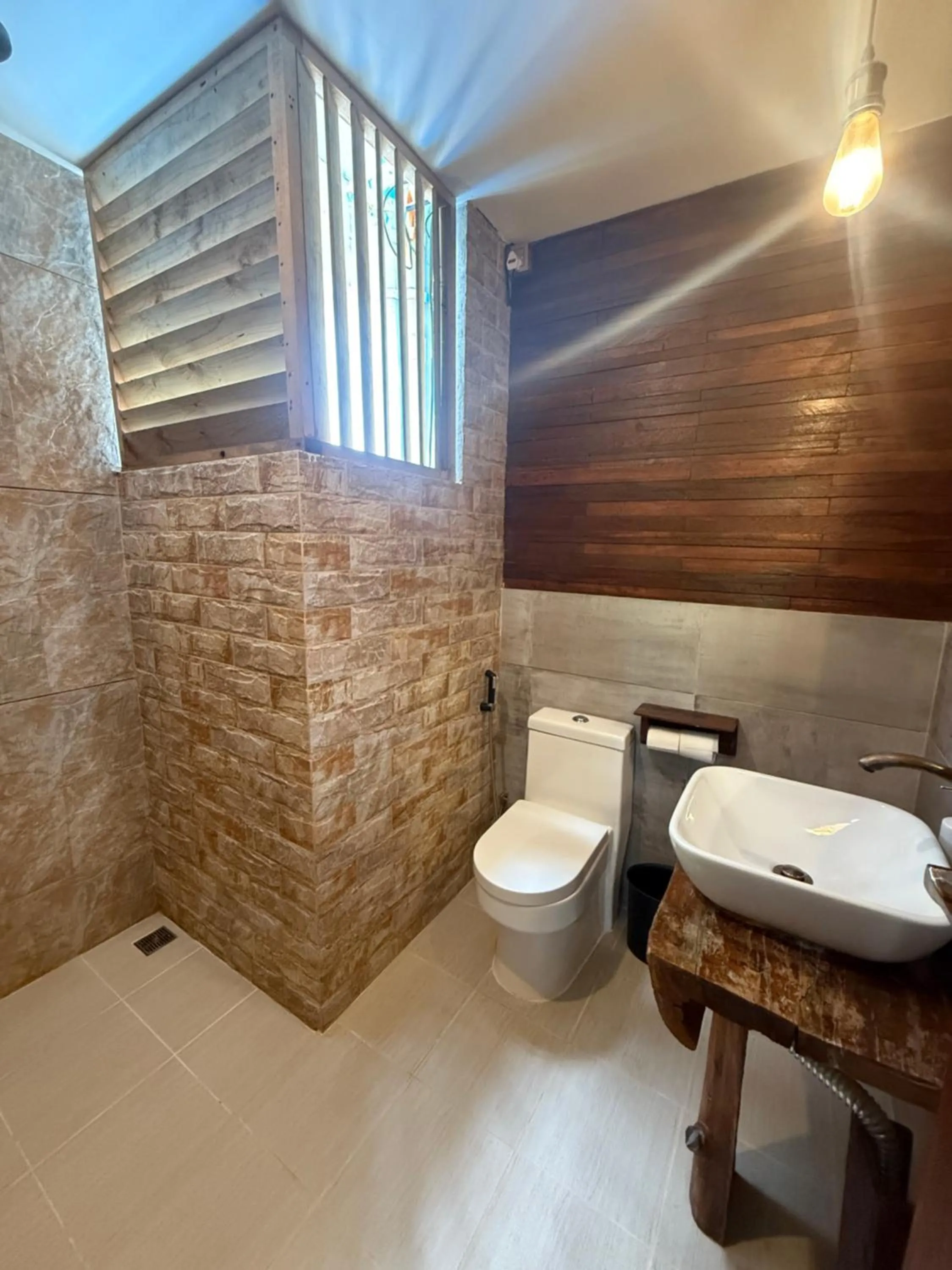 Toilet in West Sands