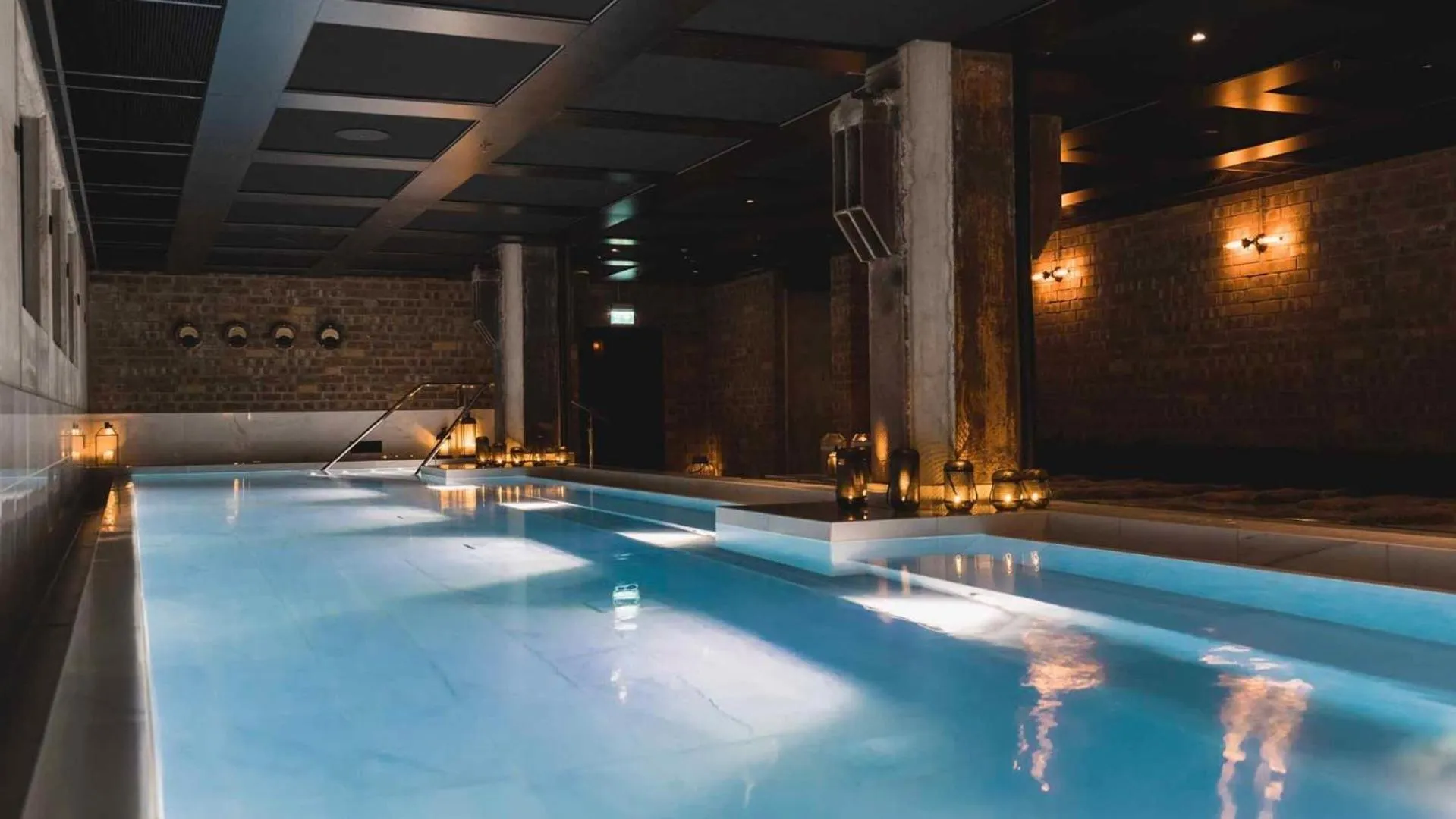 Swimming pool in Steam Hotel