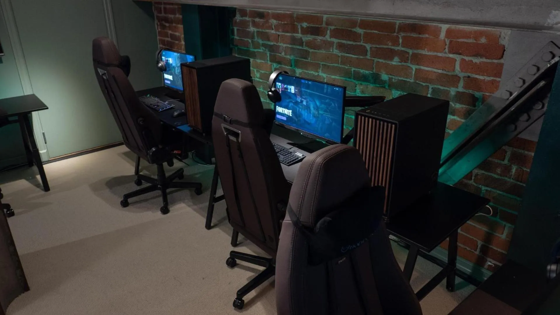 Photo of the whole room in Steam Hotel