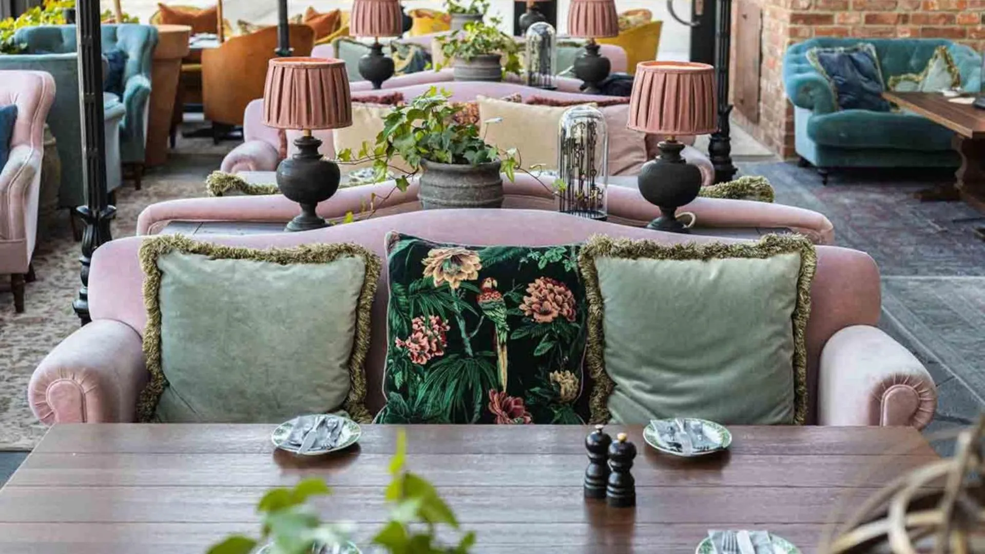 Restaurant/places to eat in Steam Hotel