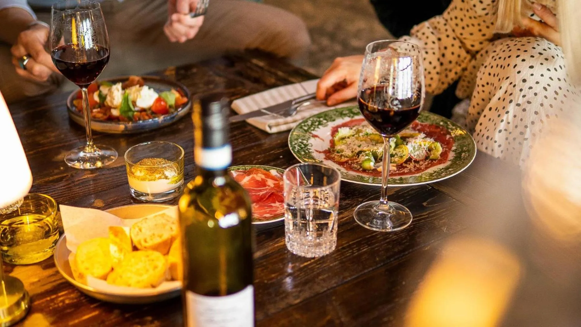 Restaurant/places to eat in Steam Hotel