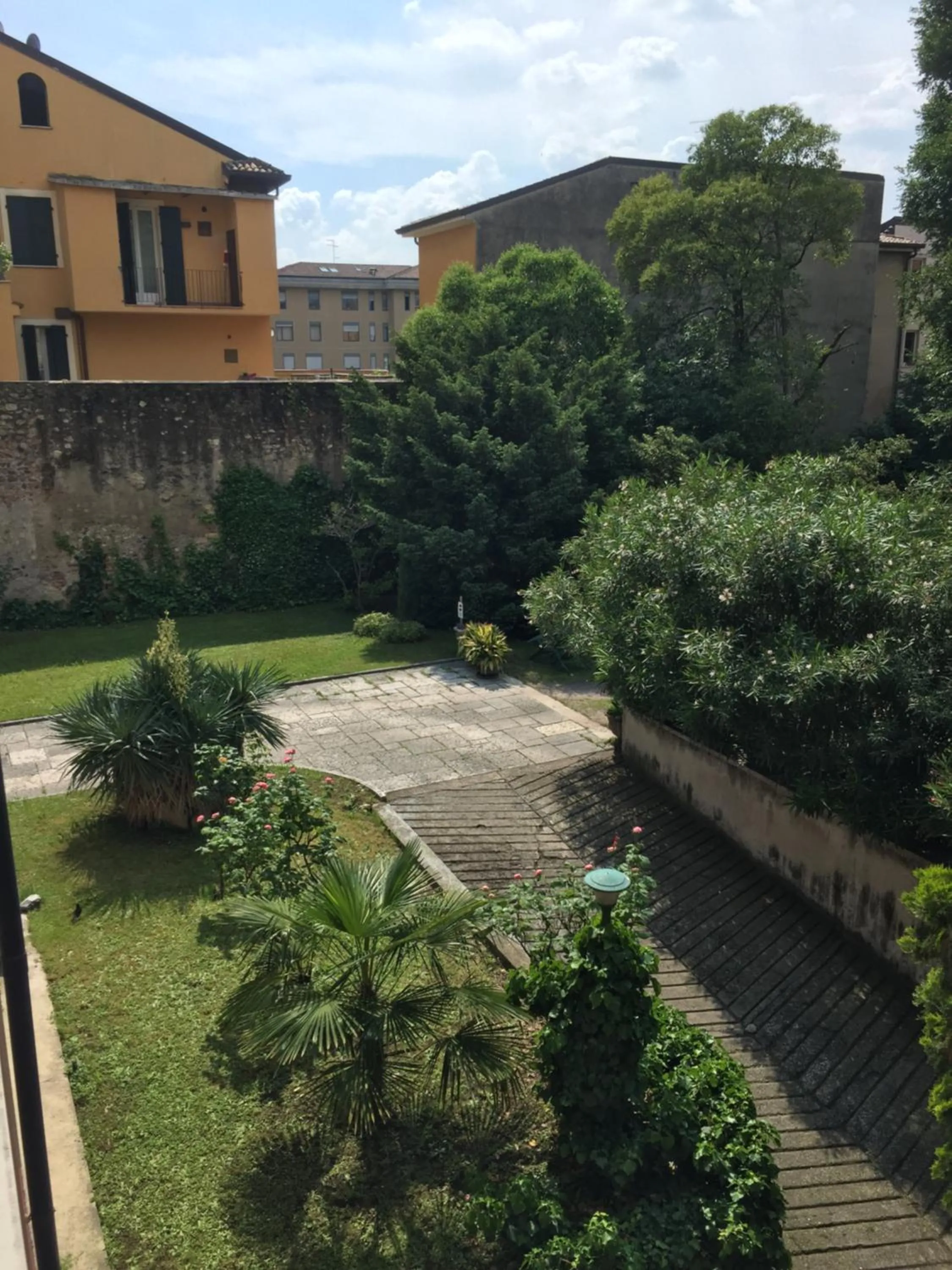 Garden view in Dolce Notte