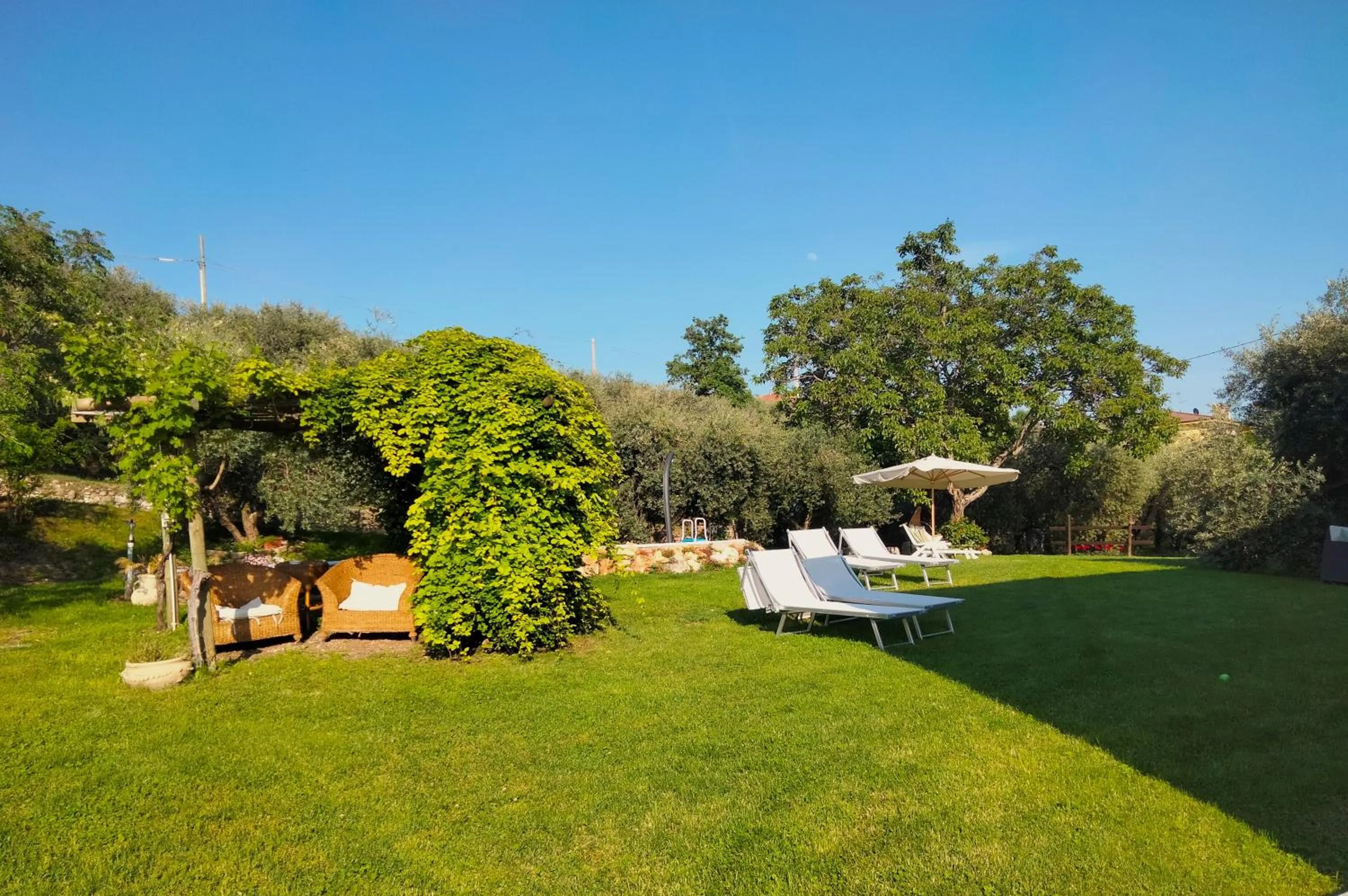 Garden in Agriturismo B&B Le Casette sul Garda