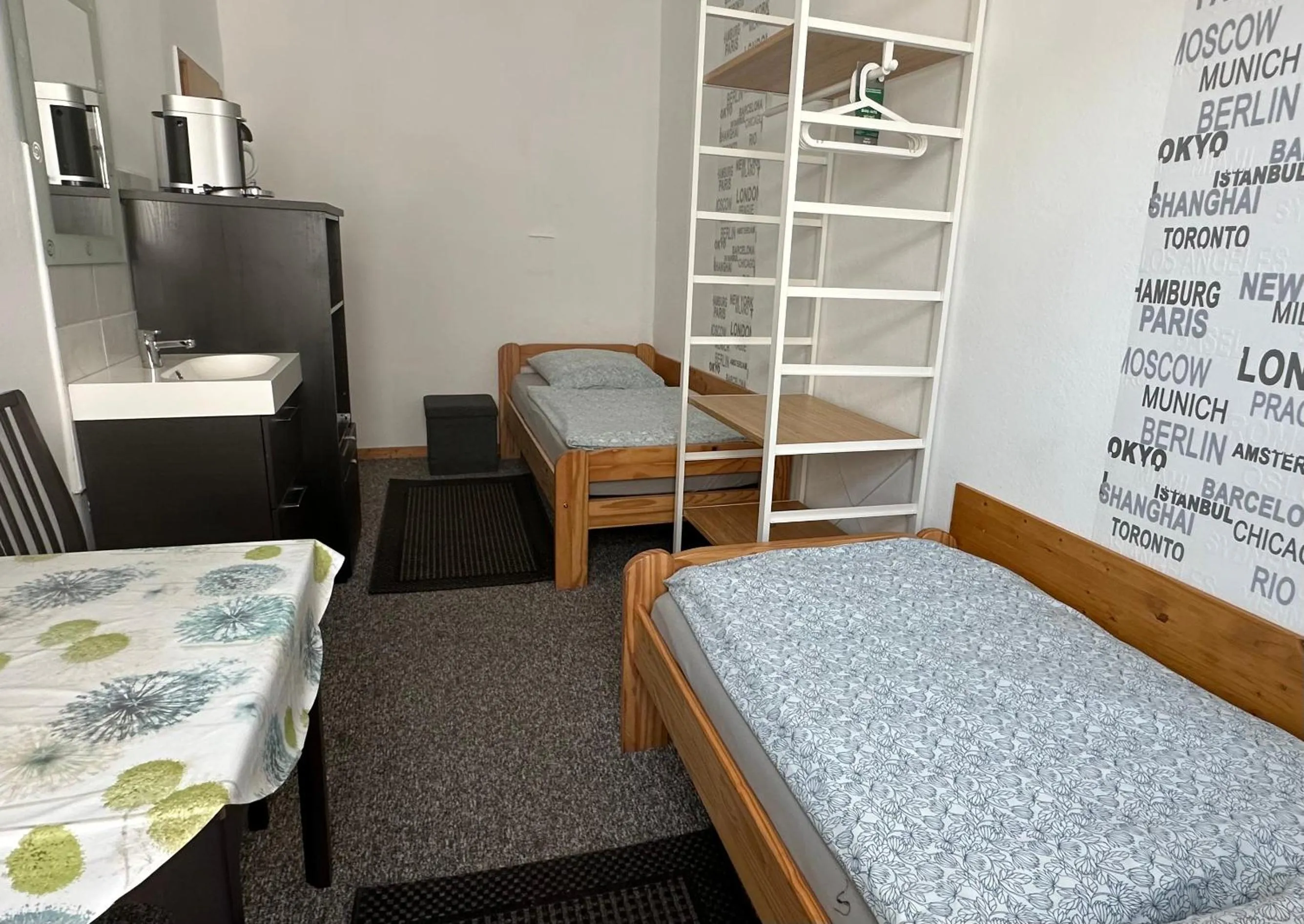 Photo of the whole room, Bed in Bigus