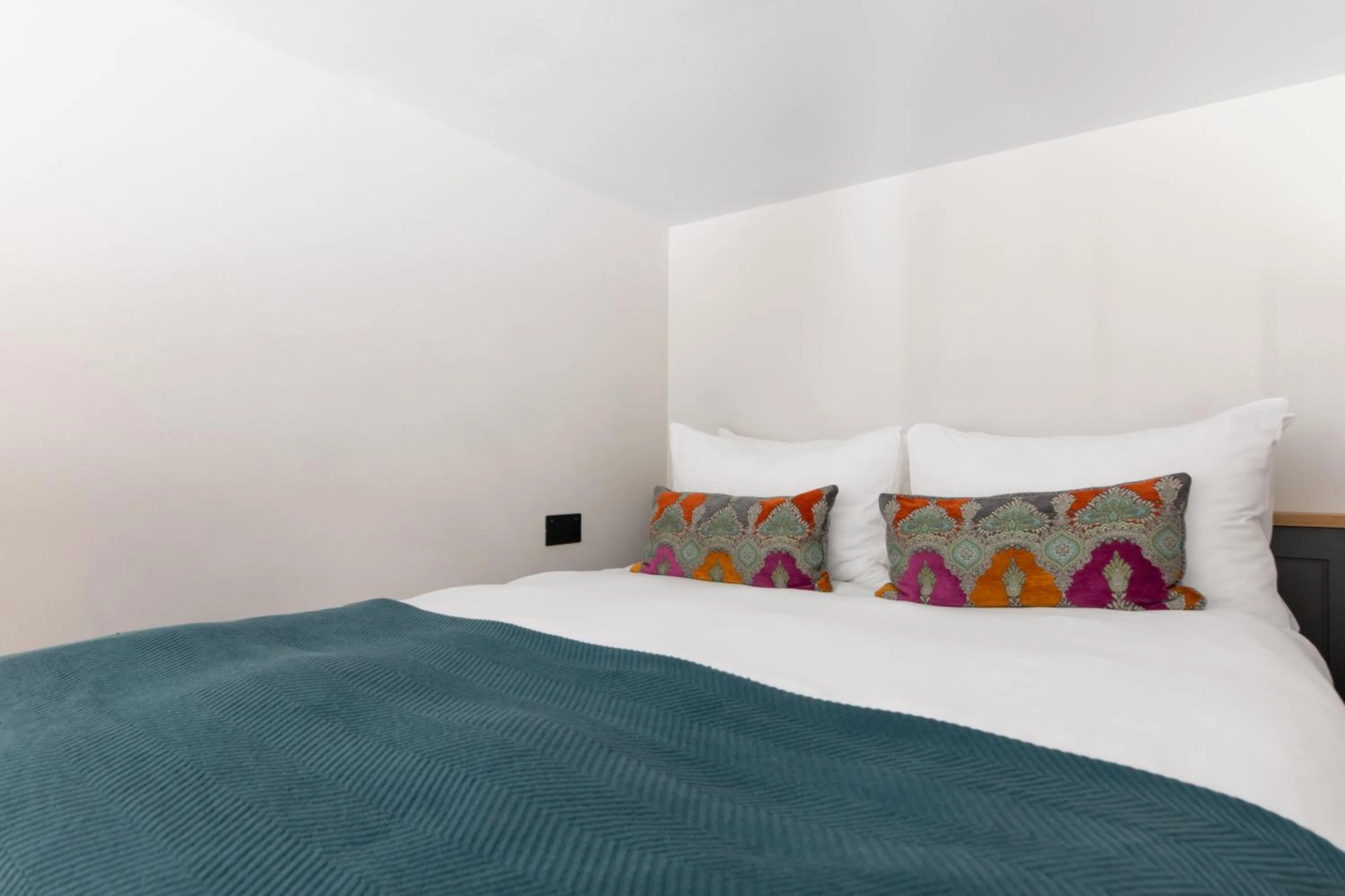 Bed in Linton Collection - Blackfriars Lofts