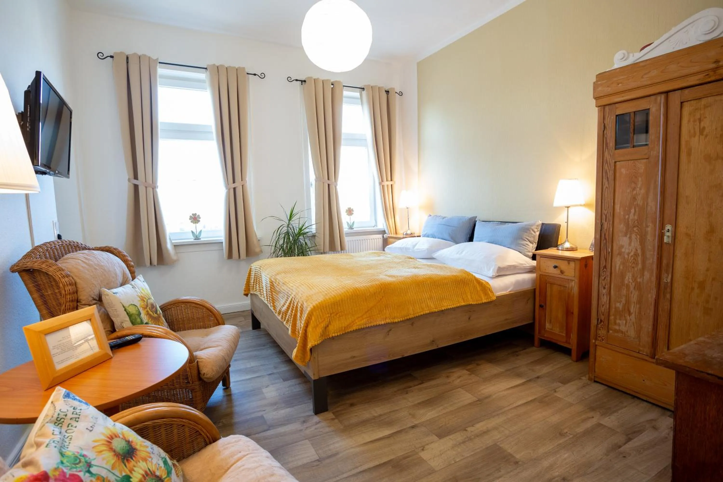 Bedroom, Bed in Klosterhotel Walkenried