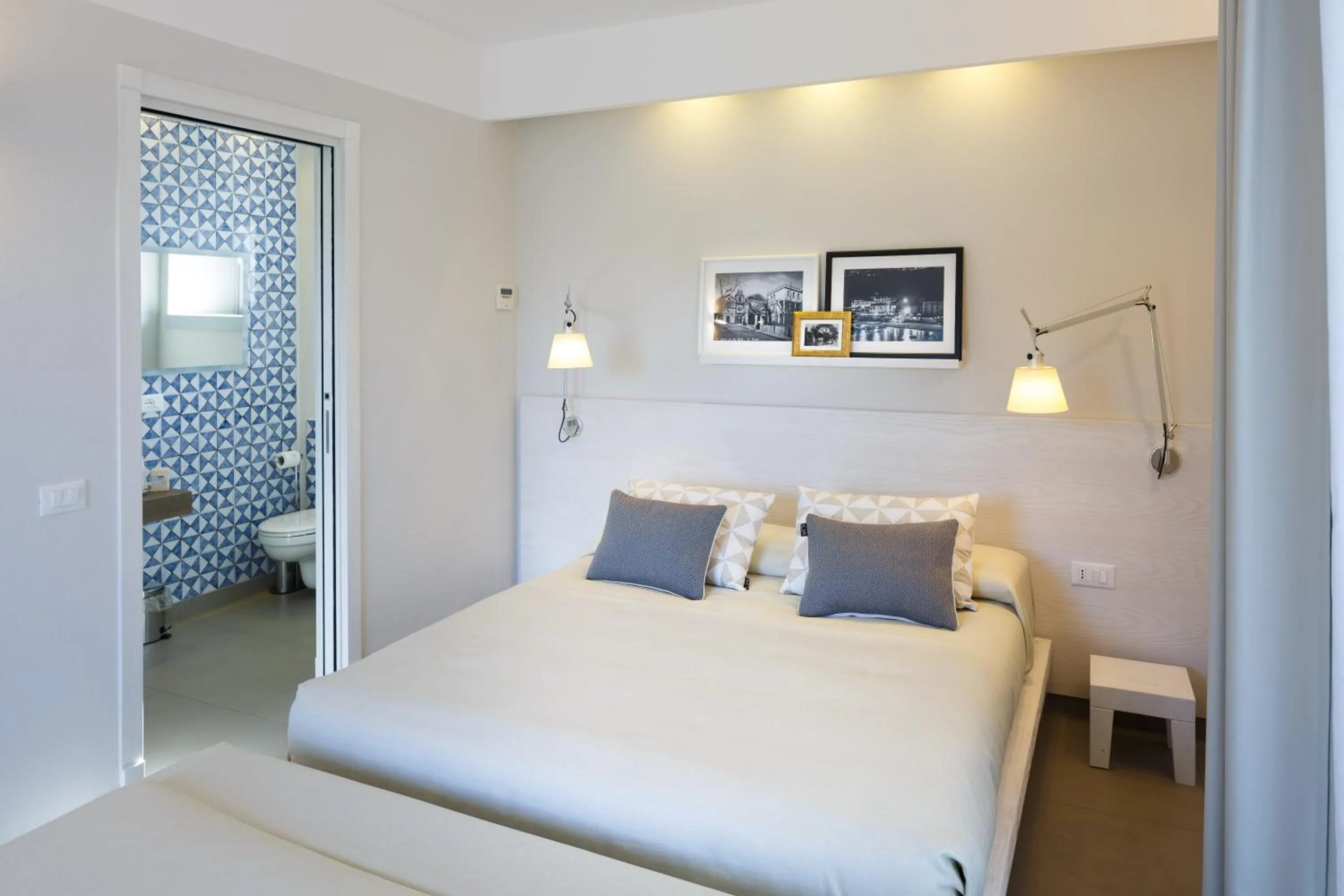 Photo of the whole room, Bed in MelRose Relais