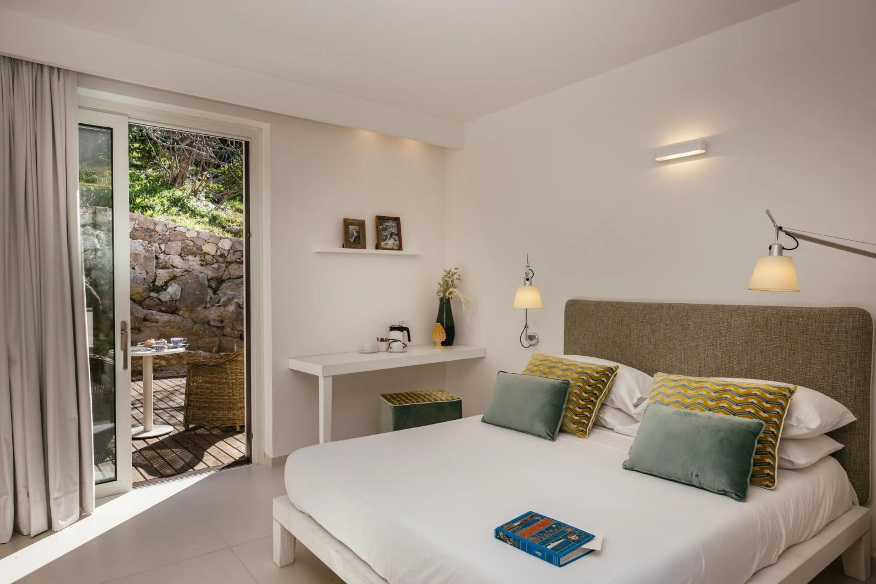 View (from property/room), Bed in MelRose Relais