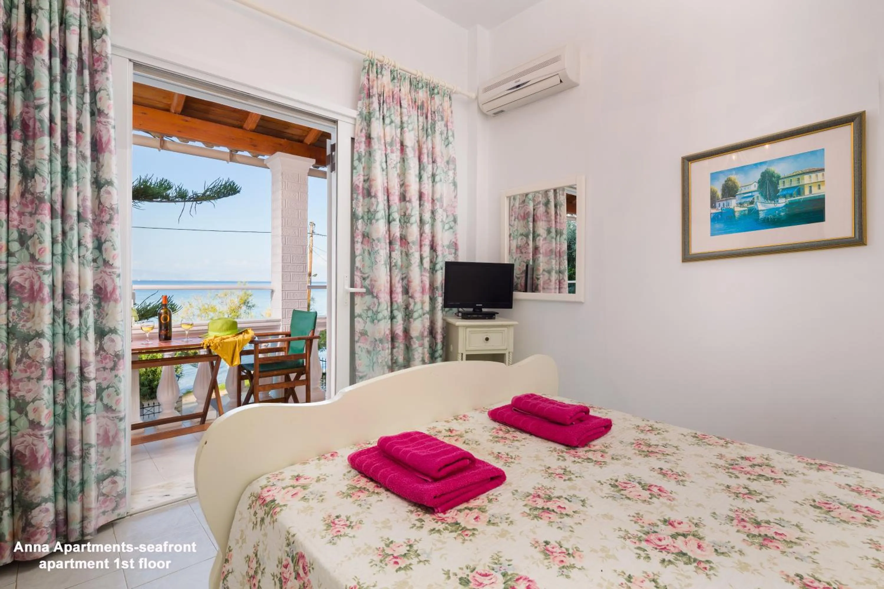 Bed in Anna Apartments Boukari