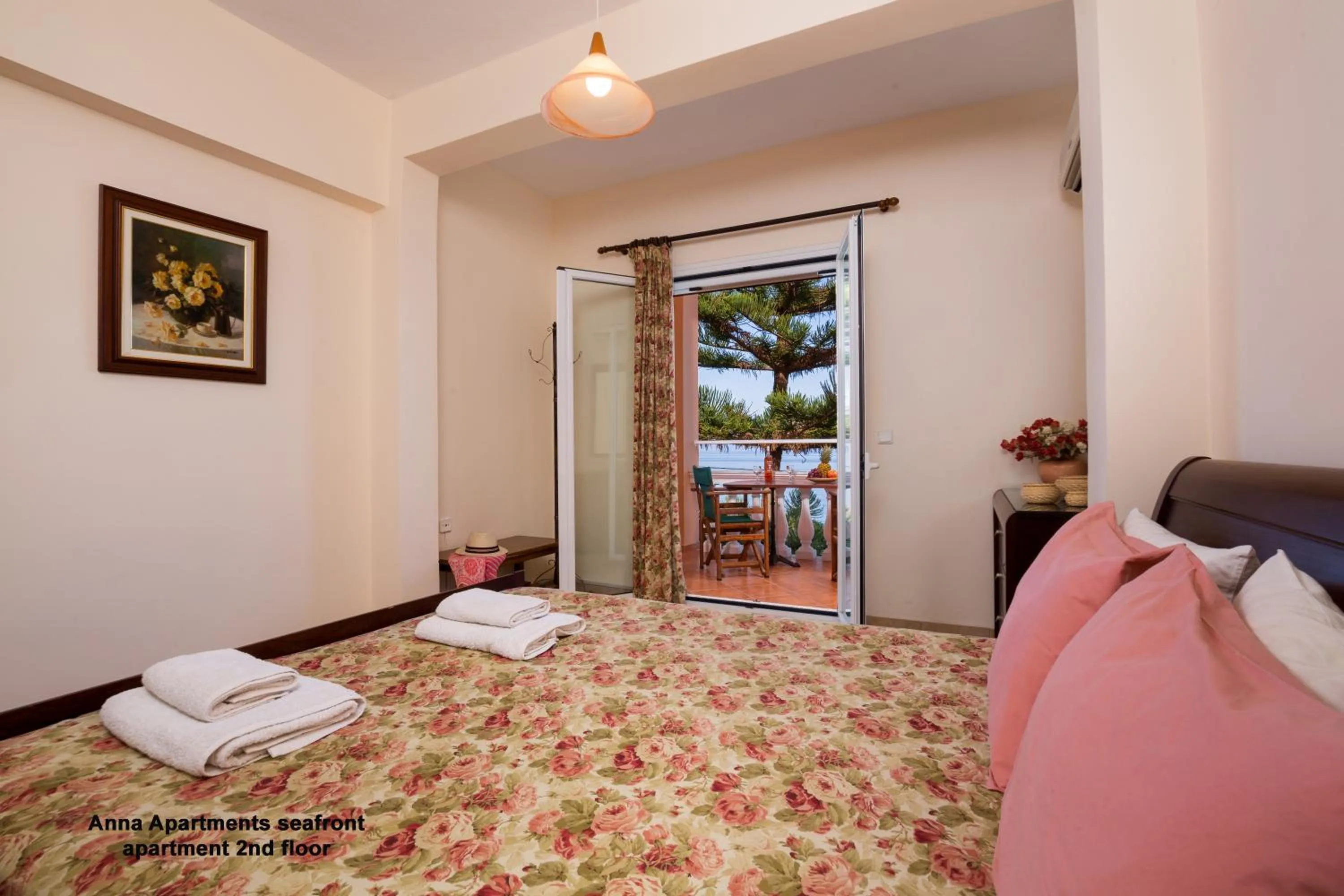 Bed in Anna Apartments Boukari