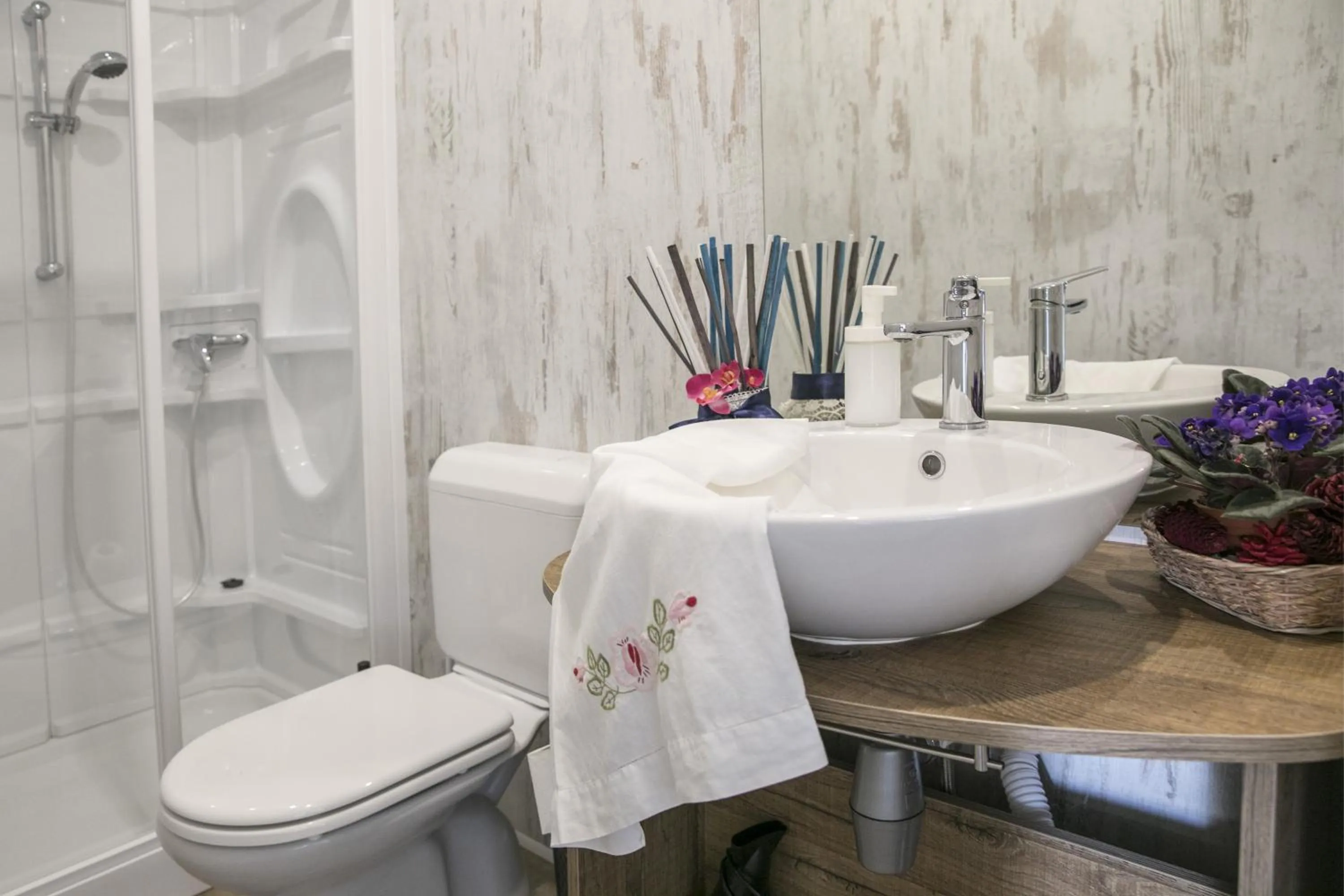 Shower in Ciriga Sicily Glamping